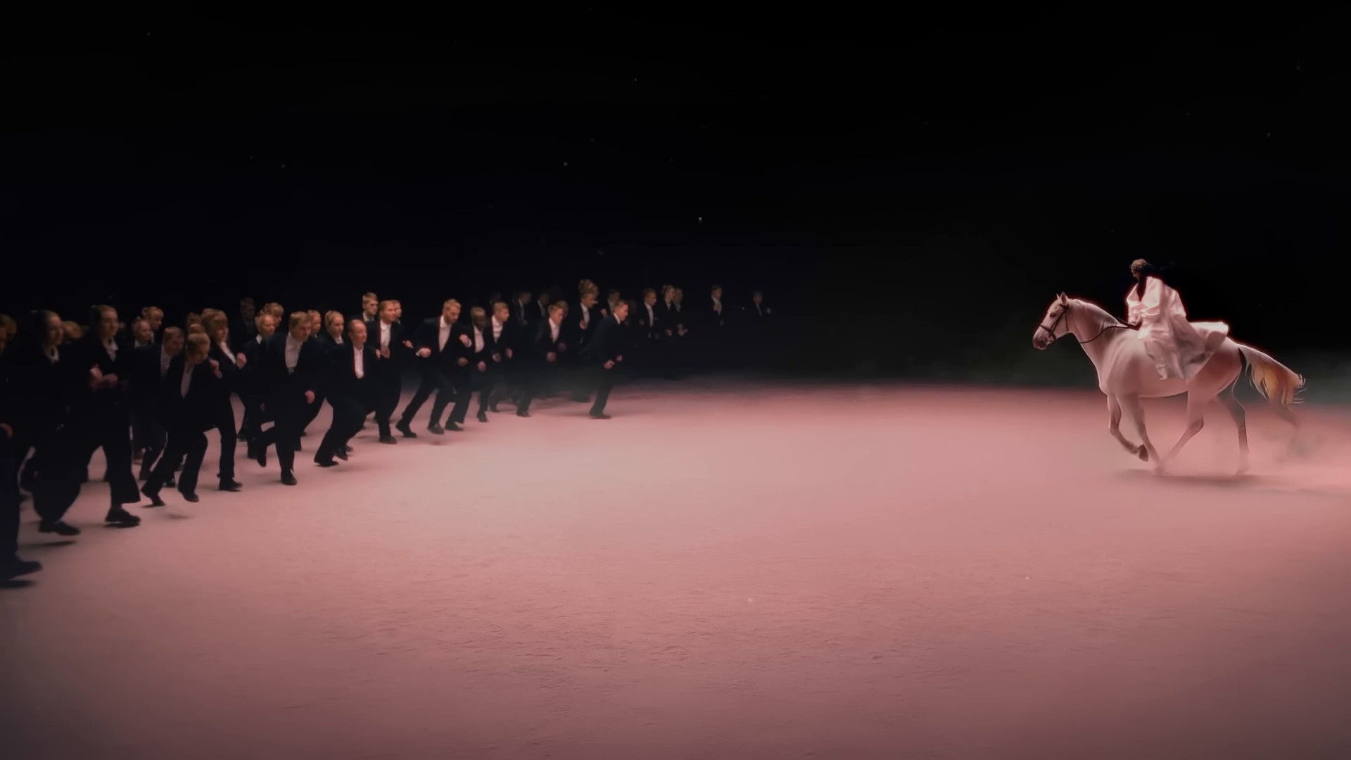 MAL LUNÉE (2025) —  shot,  lighting