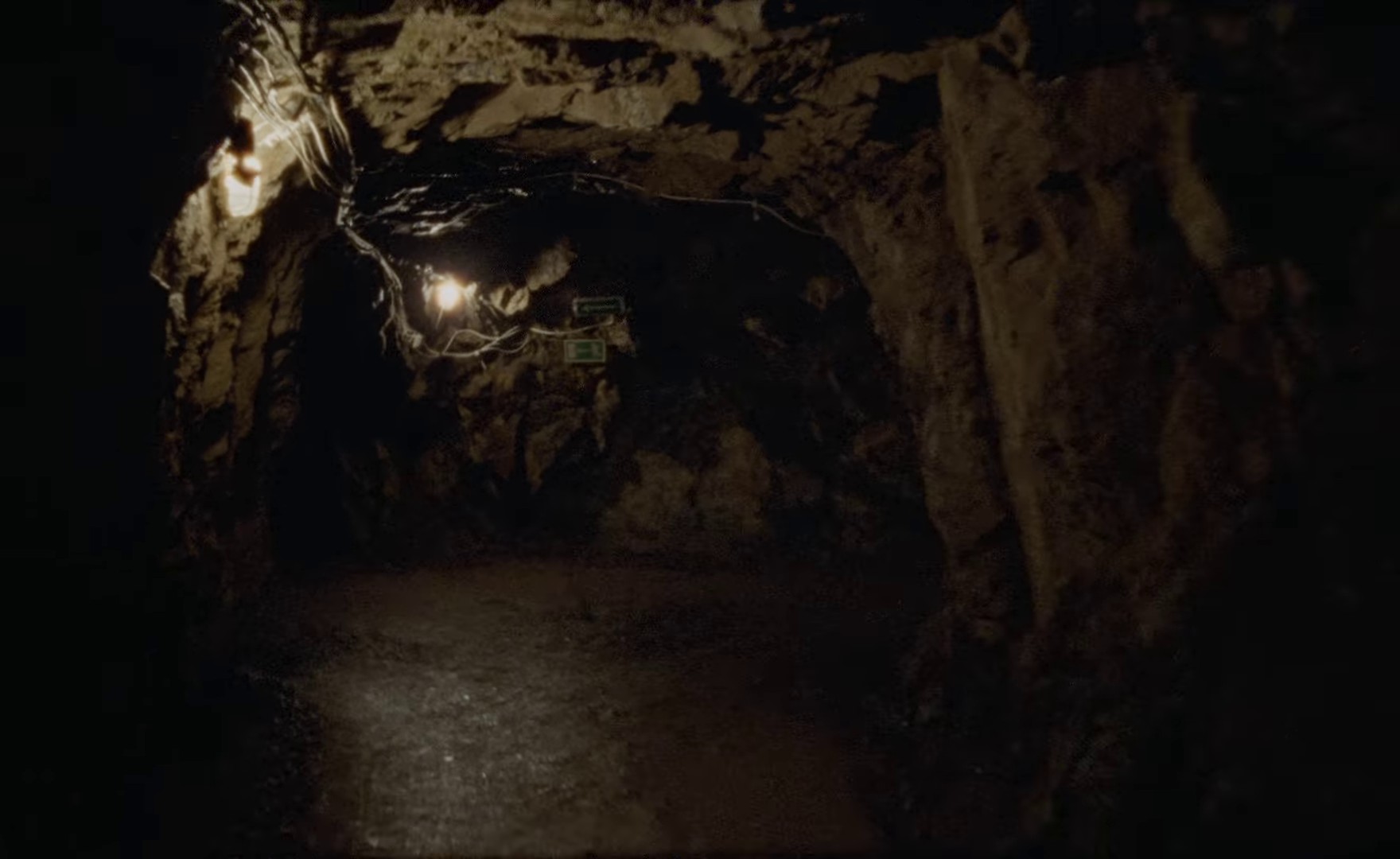 Don't Break My Heart (2023) —  shot,  lighting