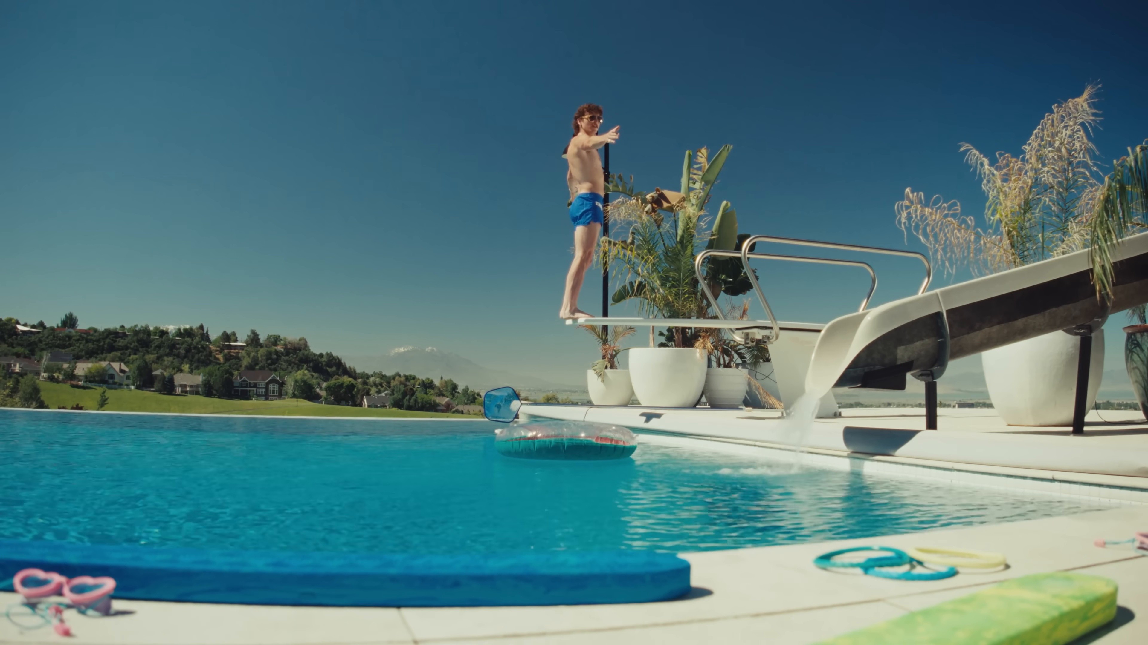 Mr Electric Blue (2025) —  shot,  lighting