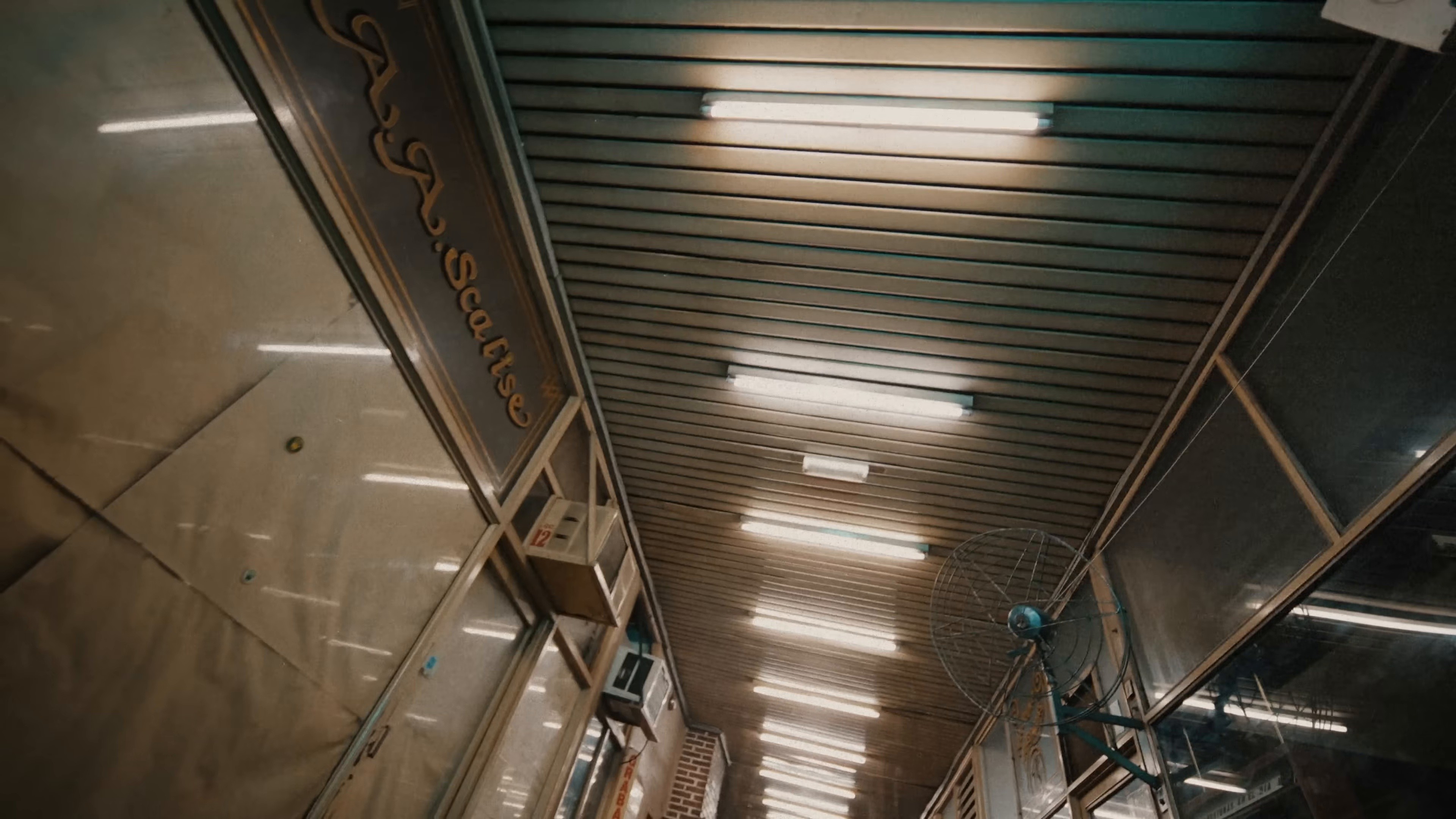 Costumbres Argentinas (2024) —  shot,  lighting