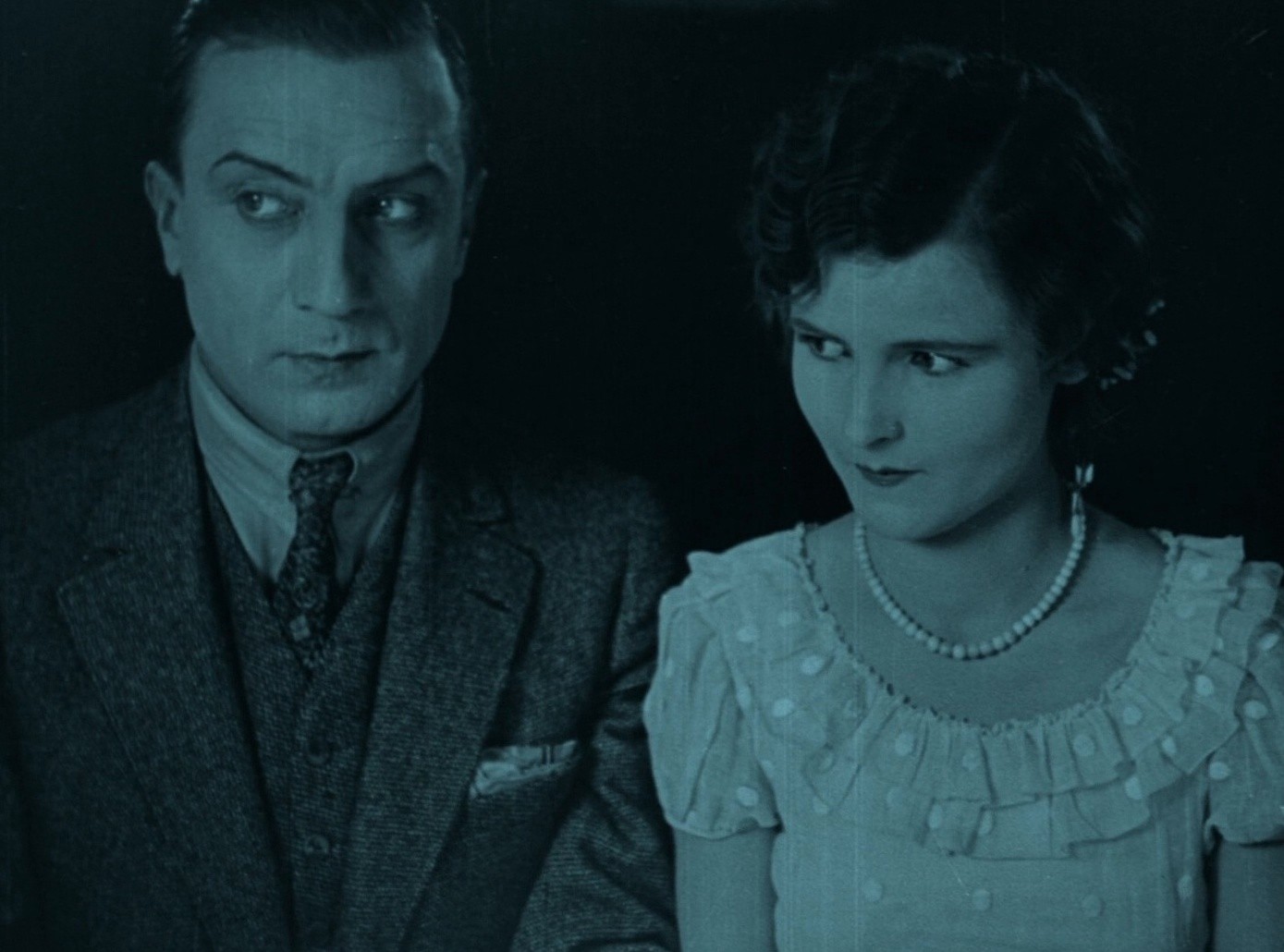 The Late Mathias Pascal (1926) —  shot,  lighting