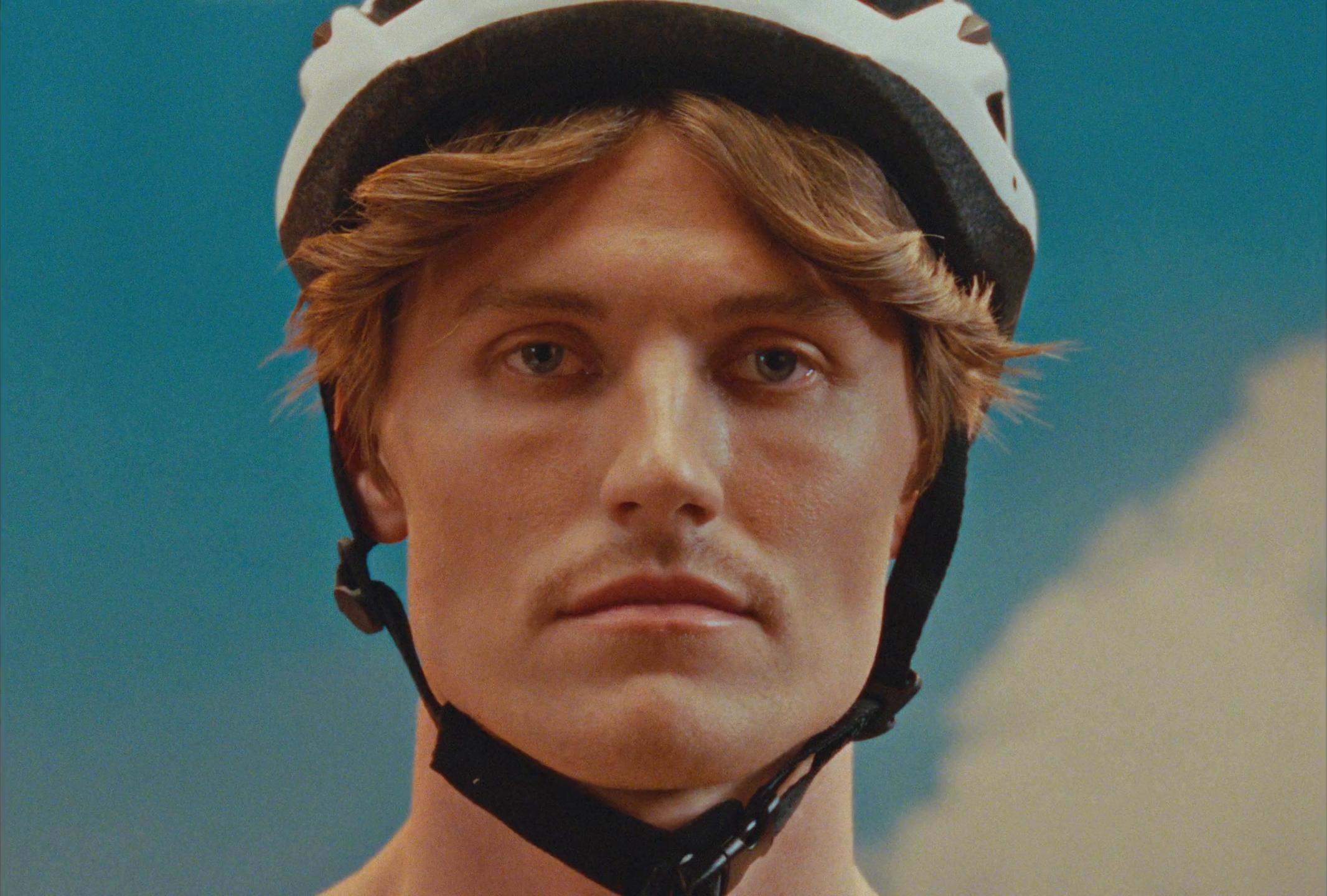 Estrid - Very lagom razors (2024) —  shot,  lighting