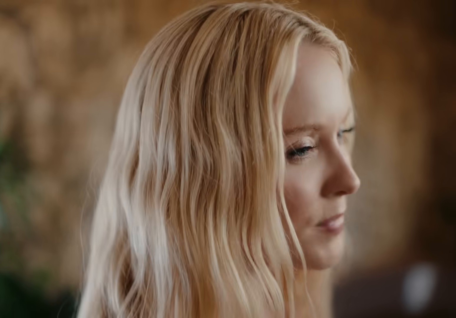 Crush (2025) —  shot,  lighting