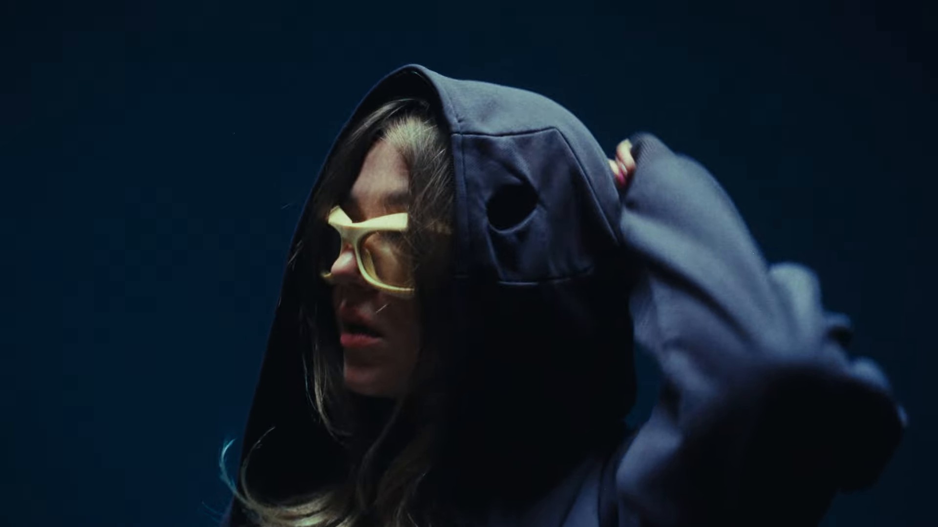 nie vorbei (2024) —  shot,  lighting