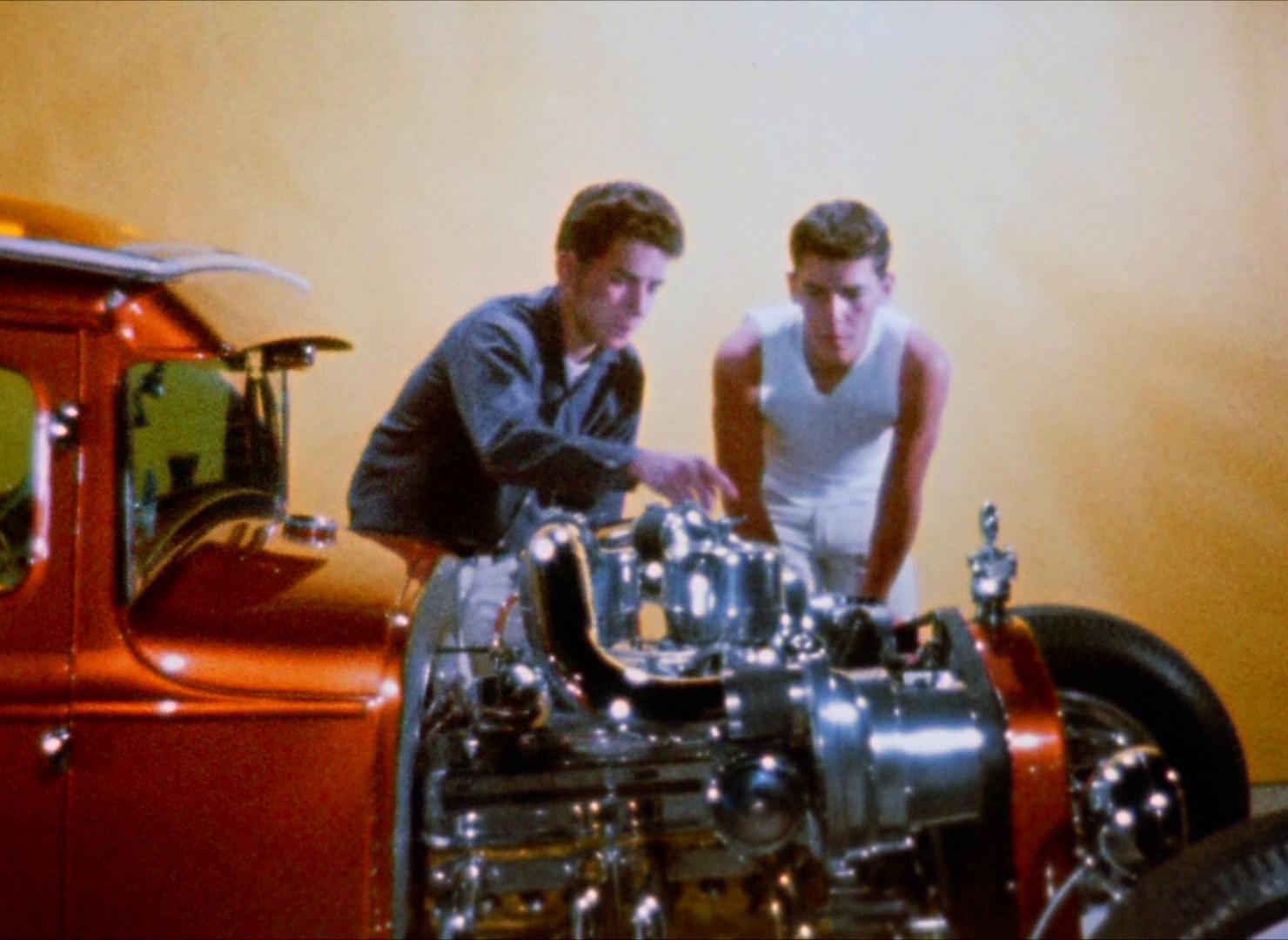 Kustom Kar Kommandos (1973) —  shot,  lighting