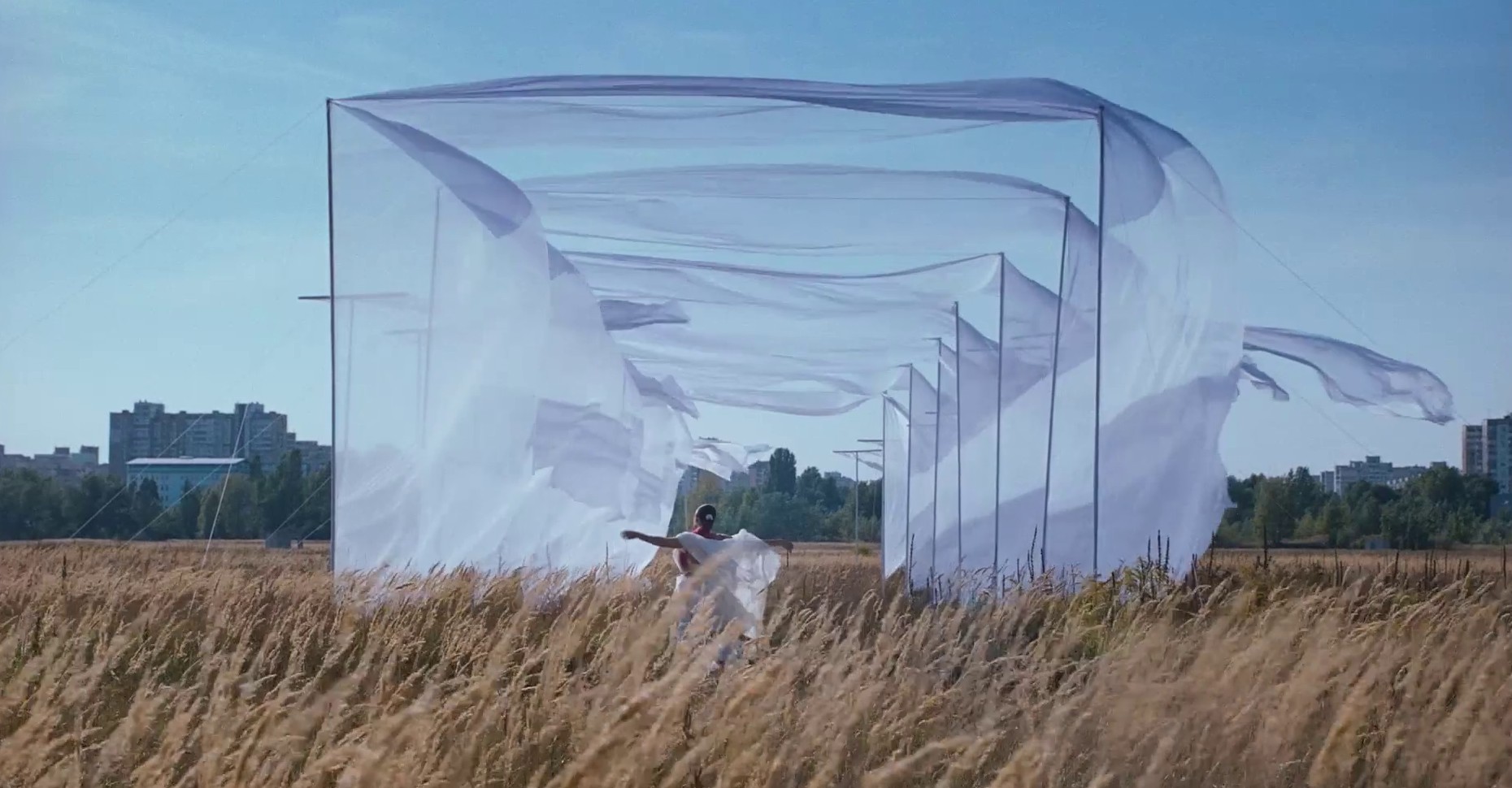 White Mercedes (2019) —  shot,  lighting