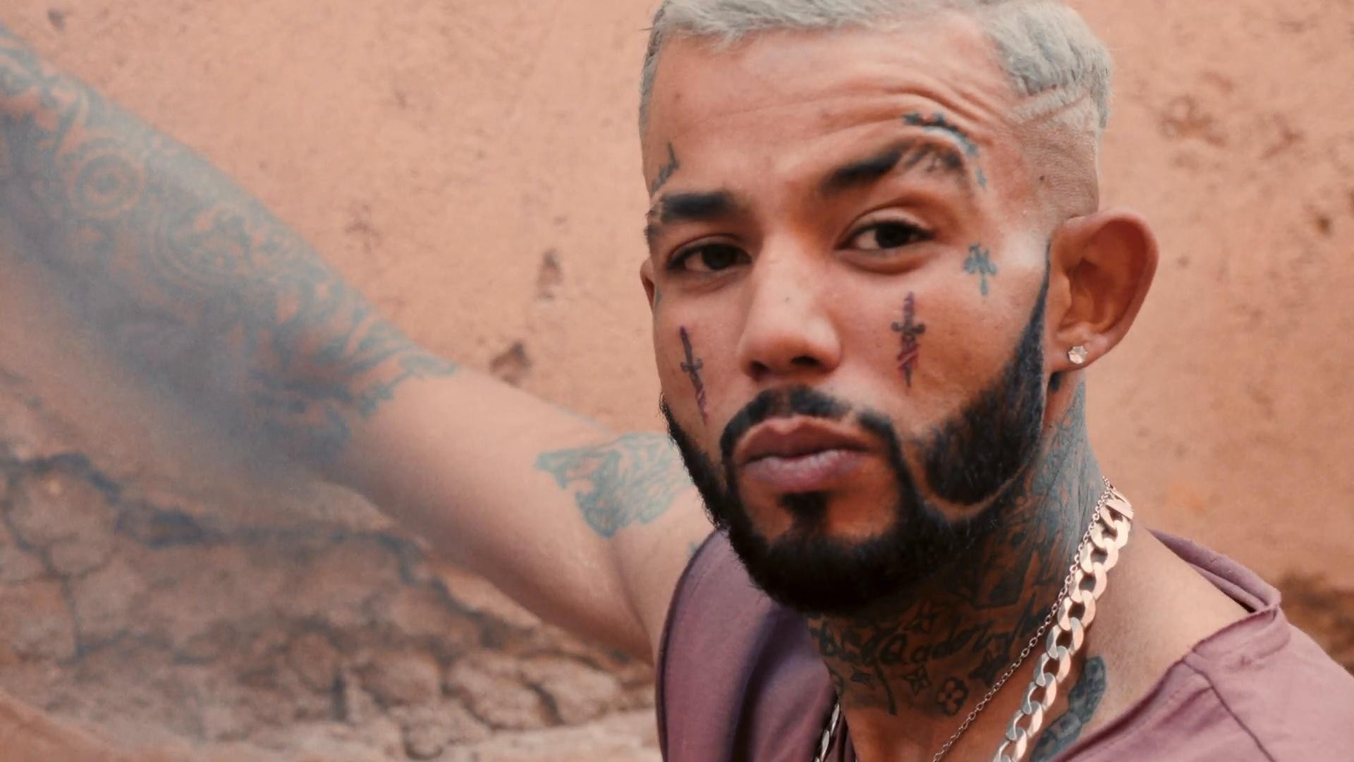 Who’s Dat Girl (2025) —  shot,  lighting