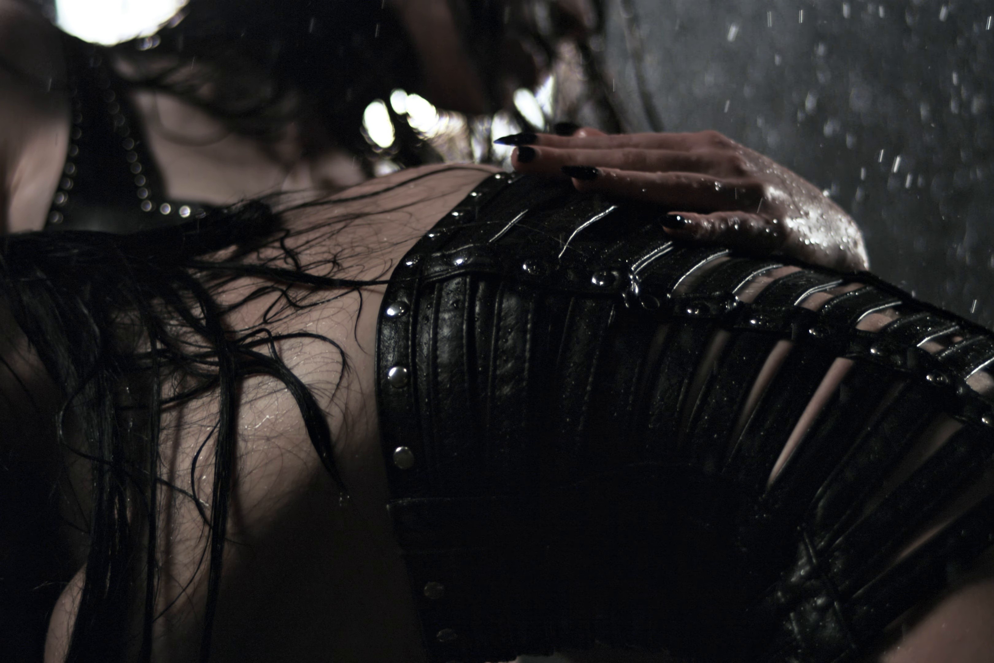 DELIRIUM TREMENS (2026) —  shot,  lighting