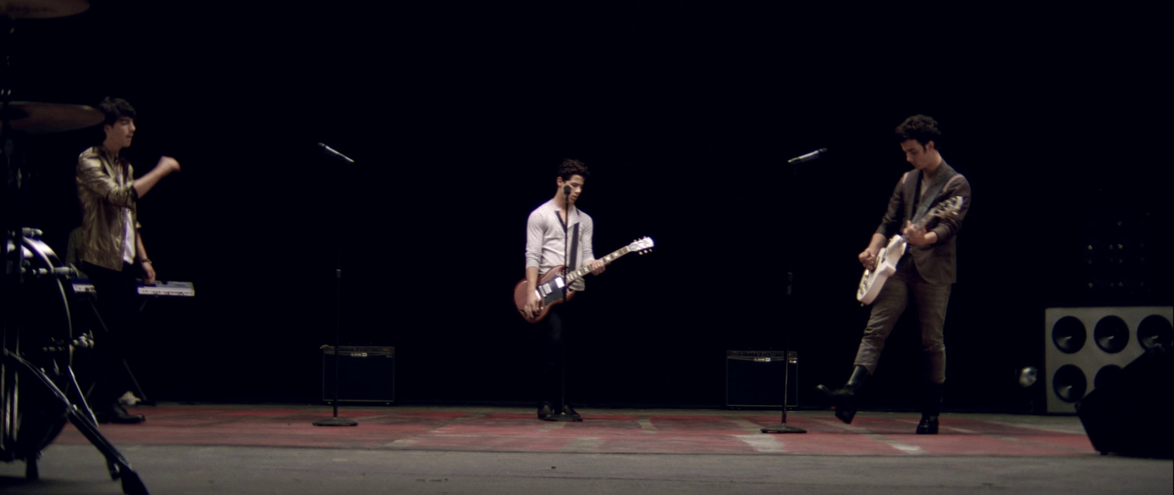 Paranoid (2009) —  shot,  lighting