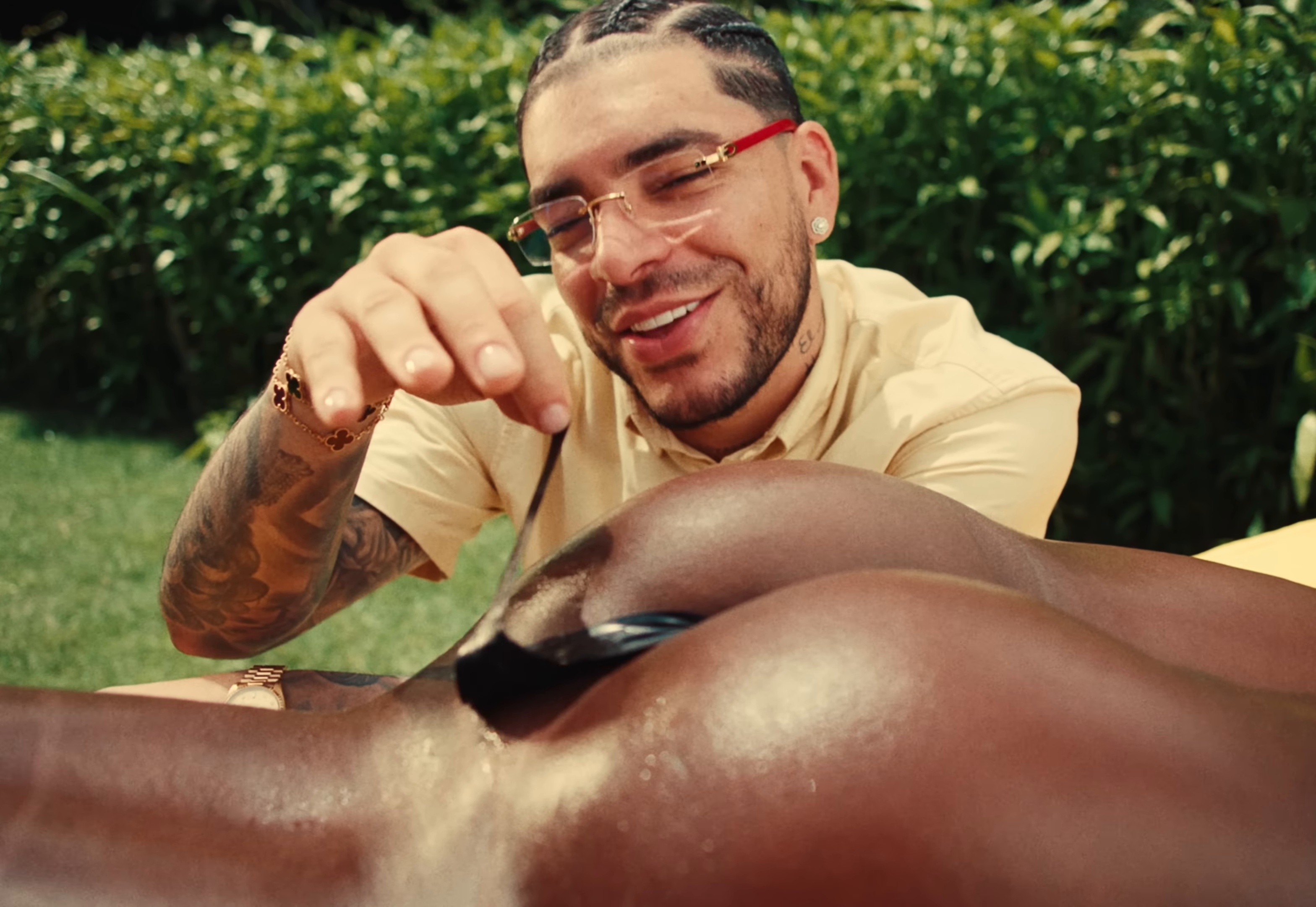 Piña Colada (2024) —  shot,  lighting