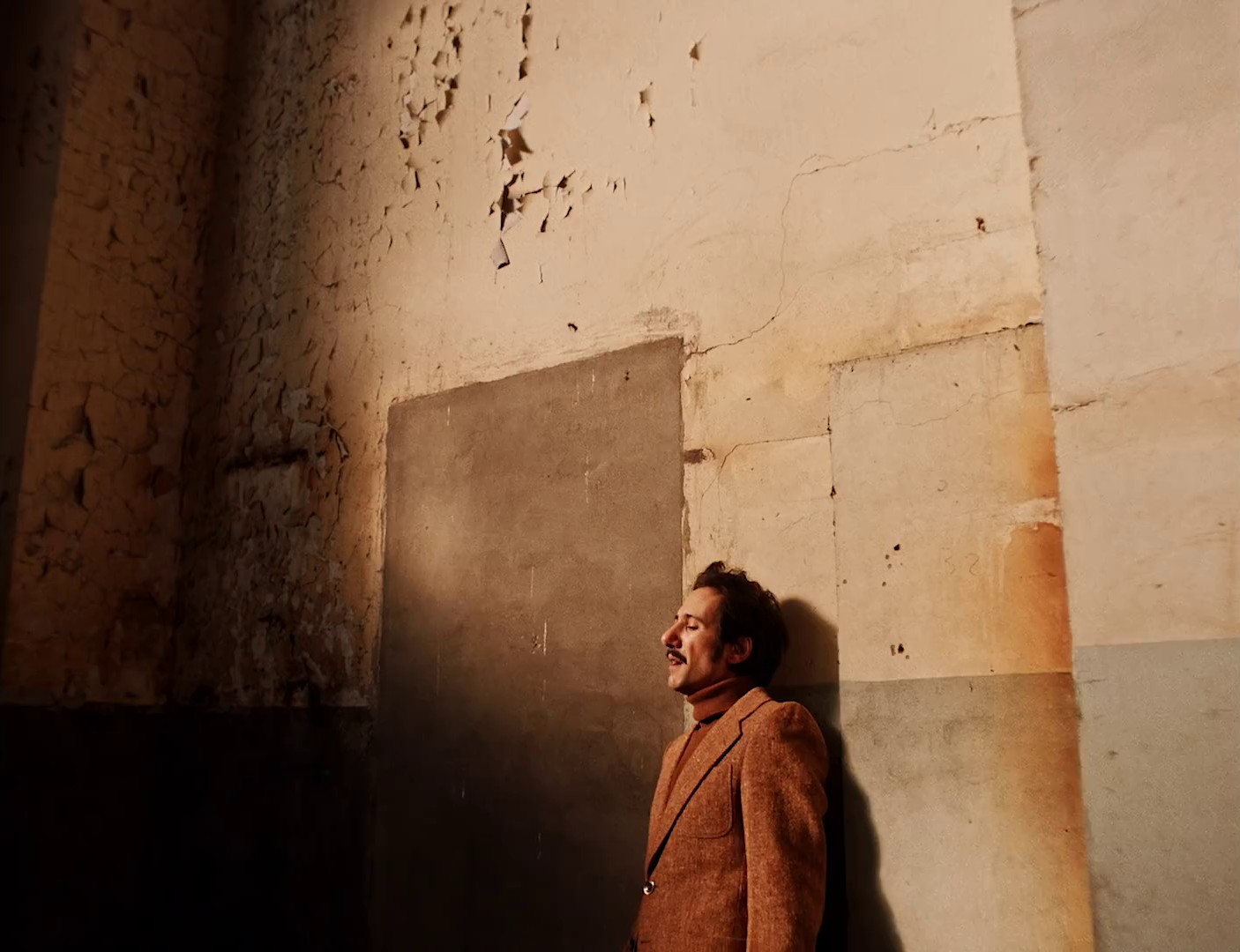 Monde Nouveau (2021) —  shot,  lighting