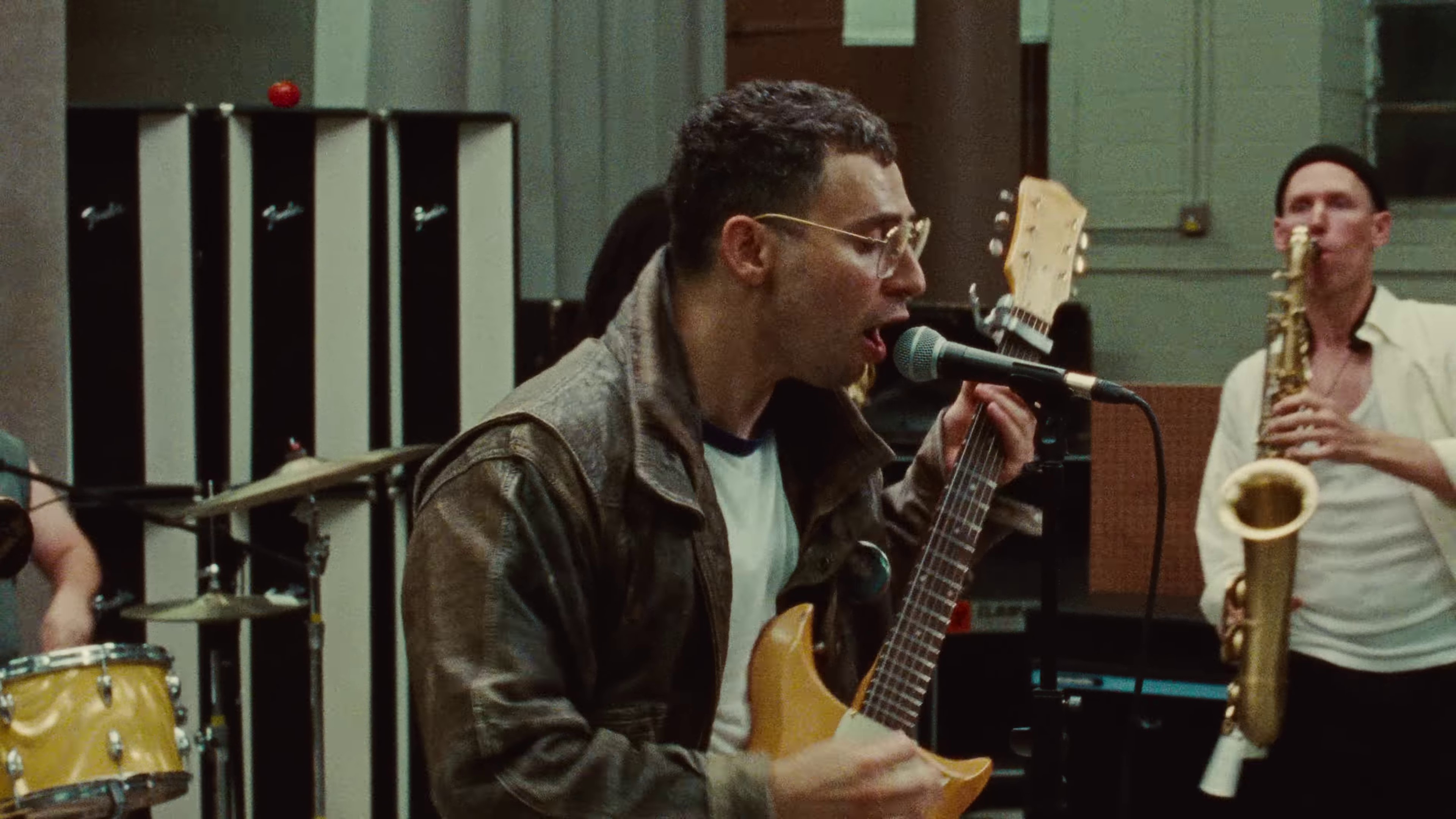 Modern Girl (2023) —  shot,  lighting