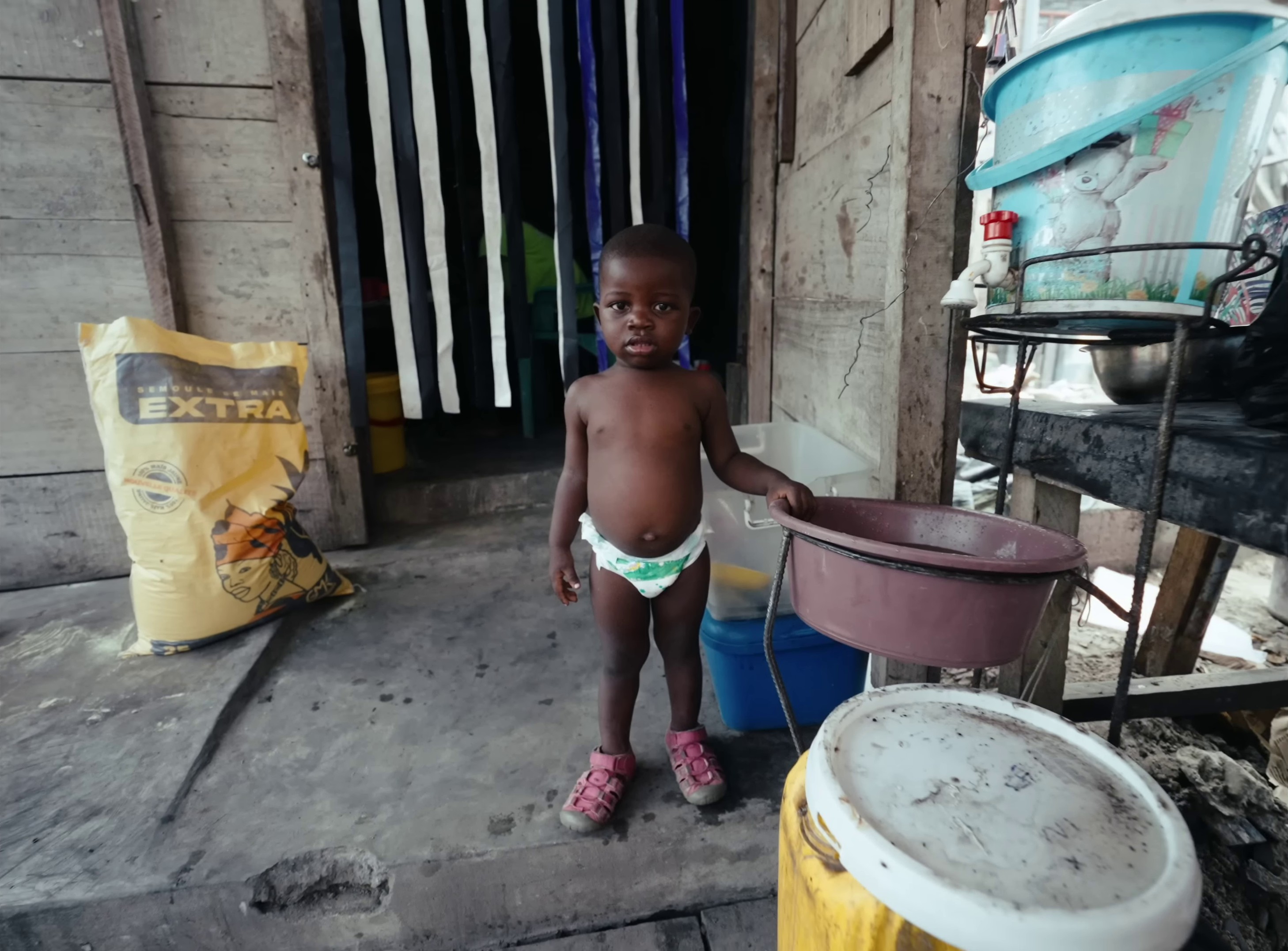 La Calle 5 (2023) —  shot,  lighting