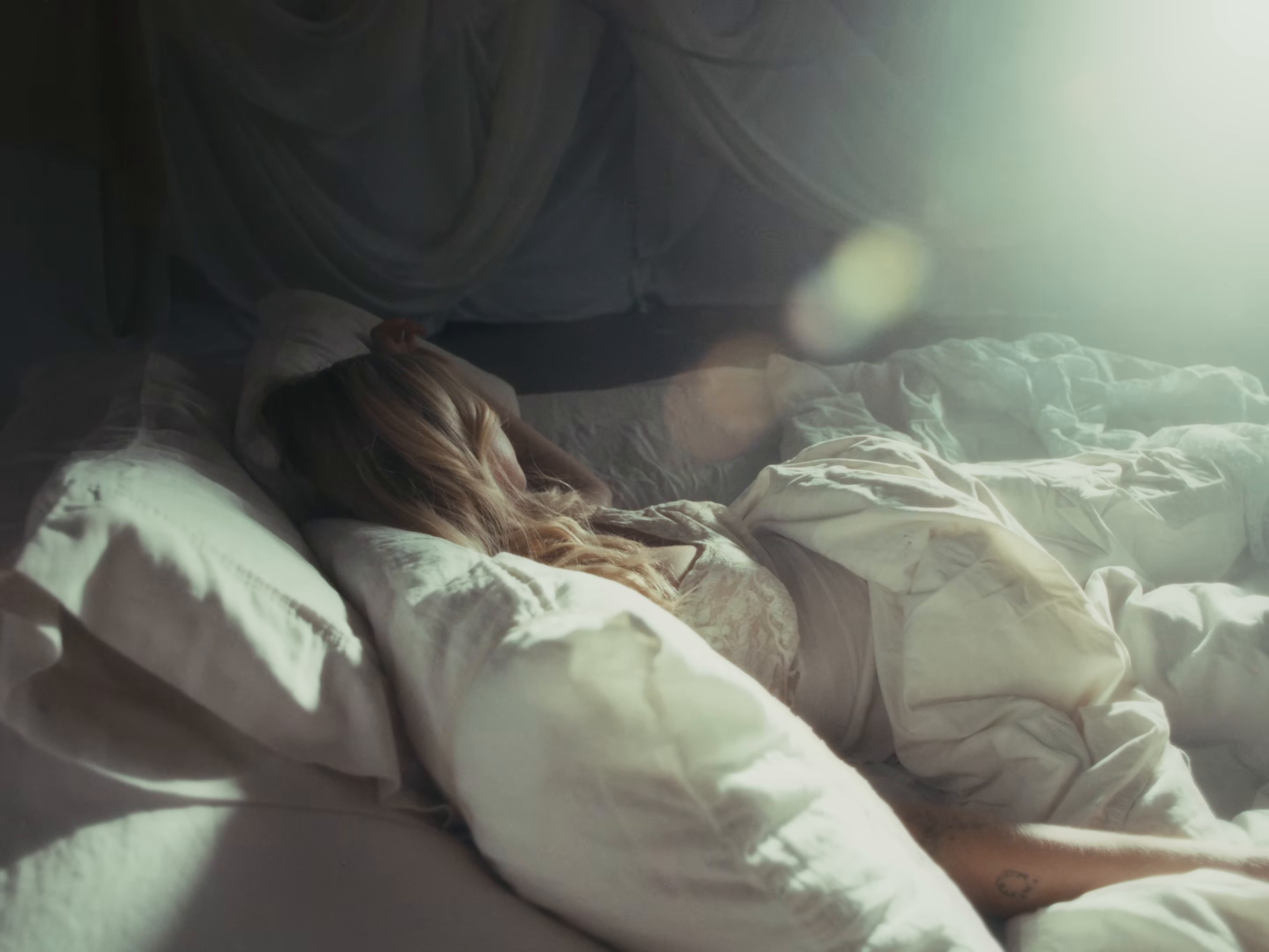 Chronic (2026) —  shot,  lighting