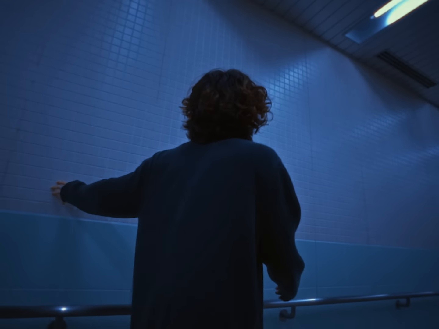 Lonely In The City (2025) —  shot,  lighting