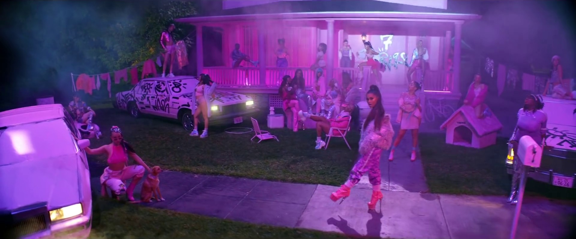 7 rings (2019) —  shot,  lighting