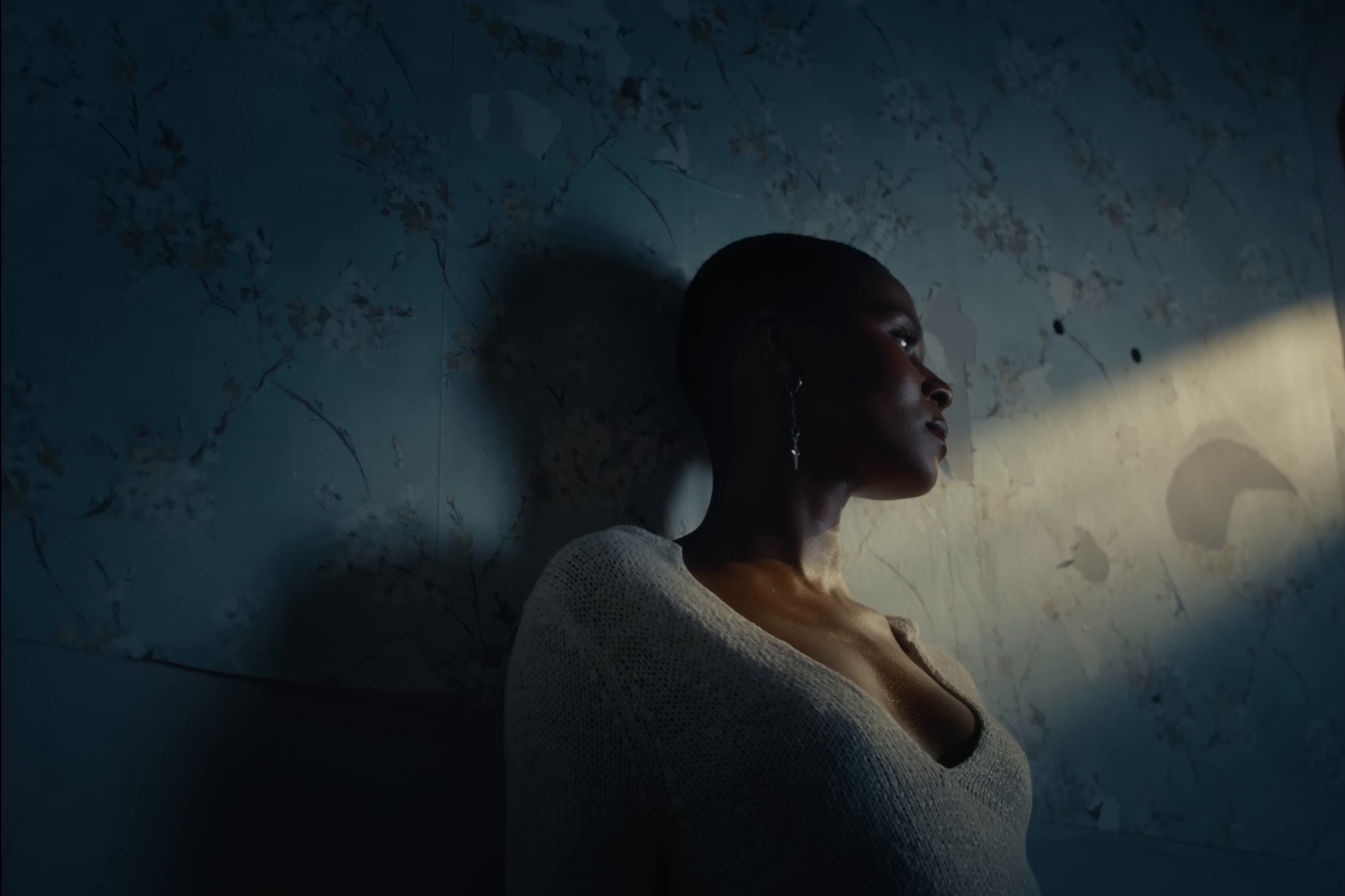 Honestamente (2025) —  shot,  lighting