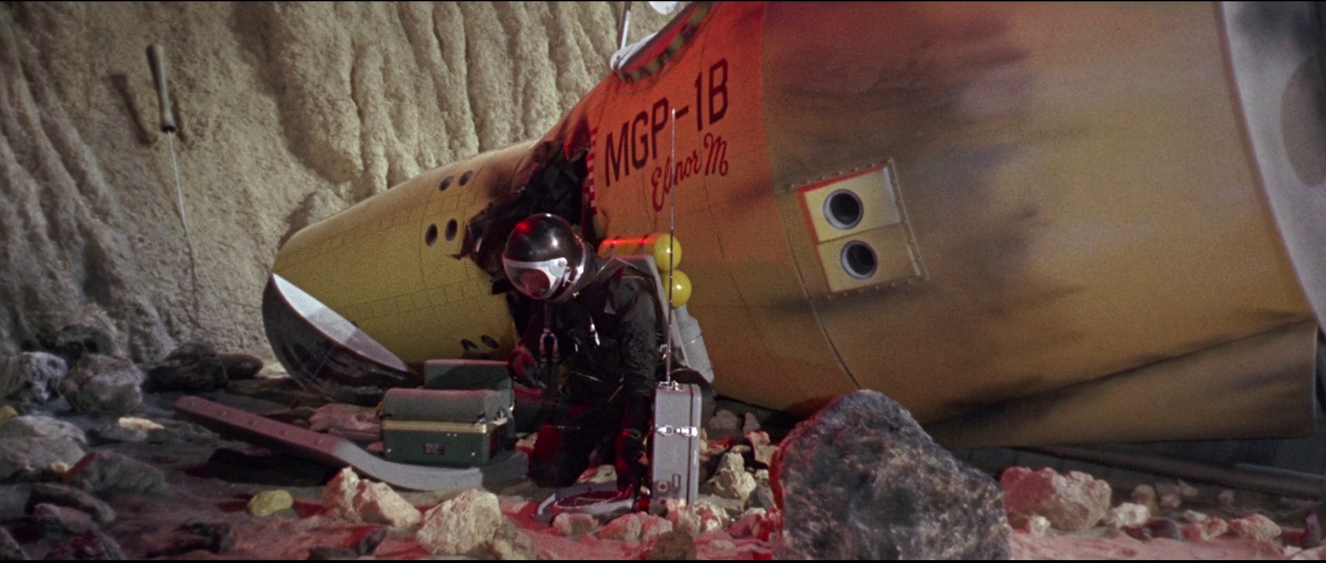 Robinson Crusoe on Mars (1964) —  shot,  lighting