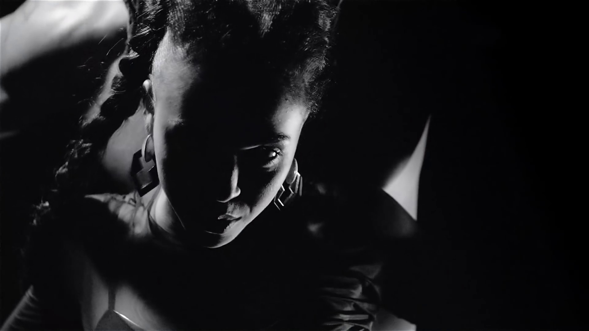 Papi Pacify (2013) —  shot,  lighting