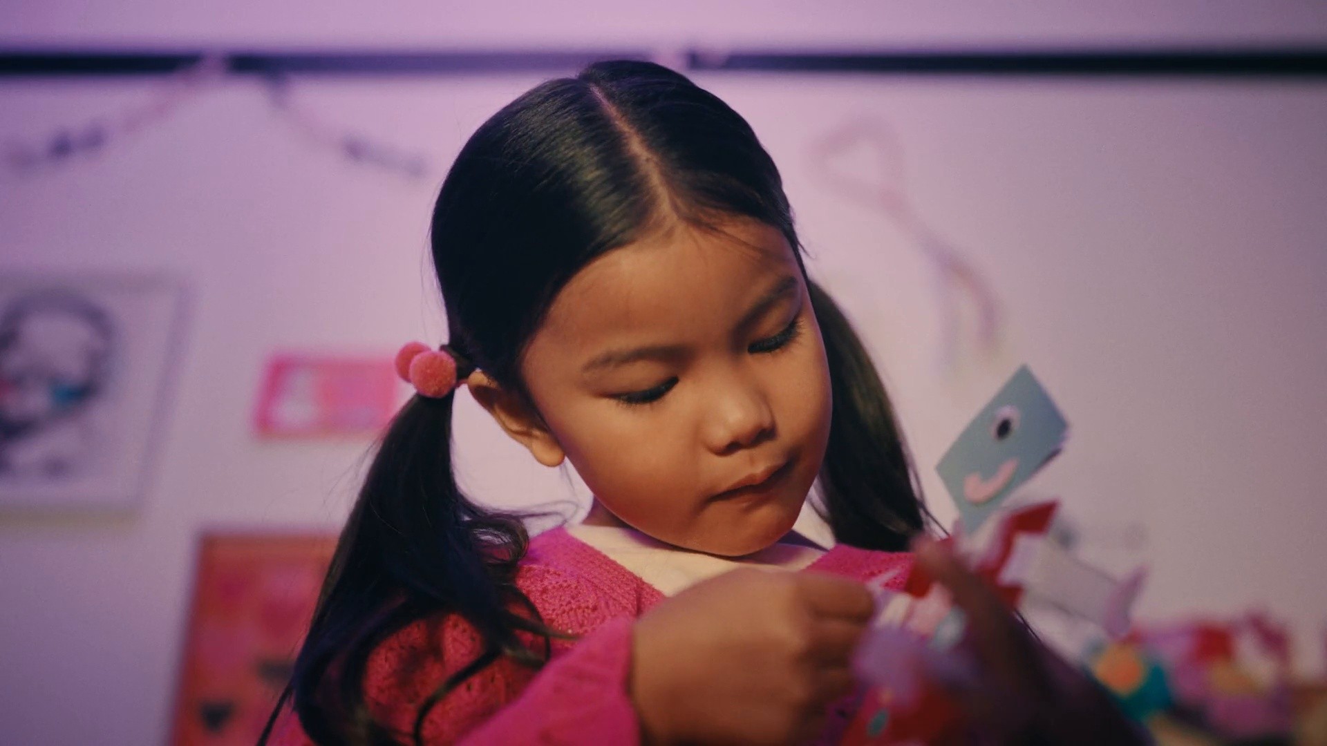 TONIES_HOLIDAY24_OLAF_WINNIE_60s_1080p_16x9_H264_DIGITAL (2024) —  shot,  lighting