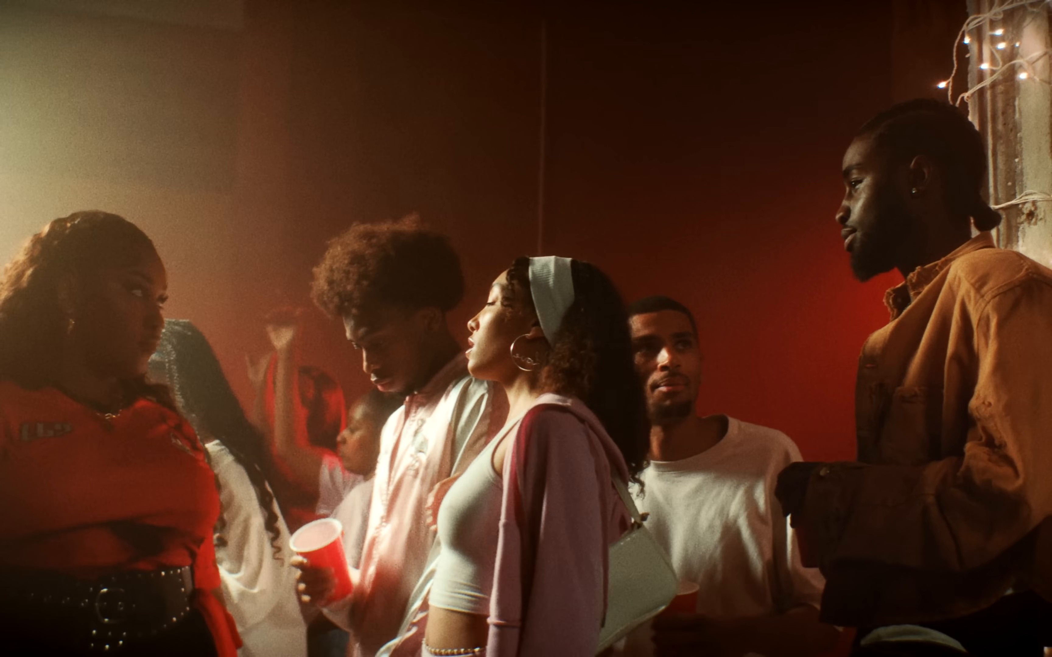 Aime comme ça (la cité) (2025) —  shot,  lighting