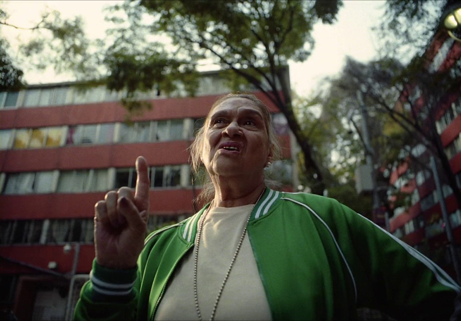 Expedia - Super Abuelita (2024) —  shot,  lighting