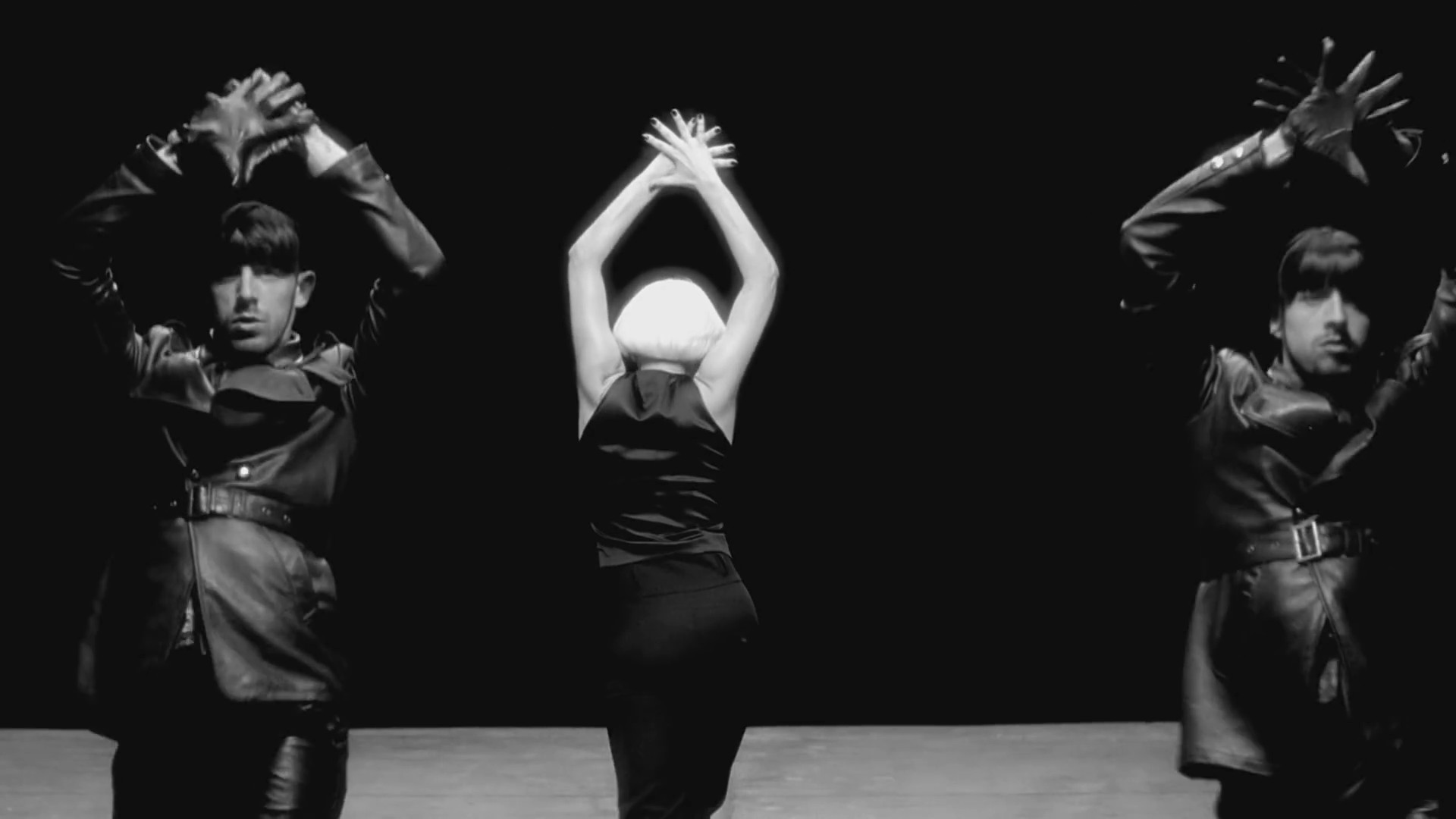 Alejandro (2021) —  shot,  lighting