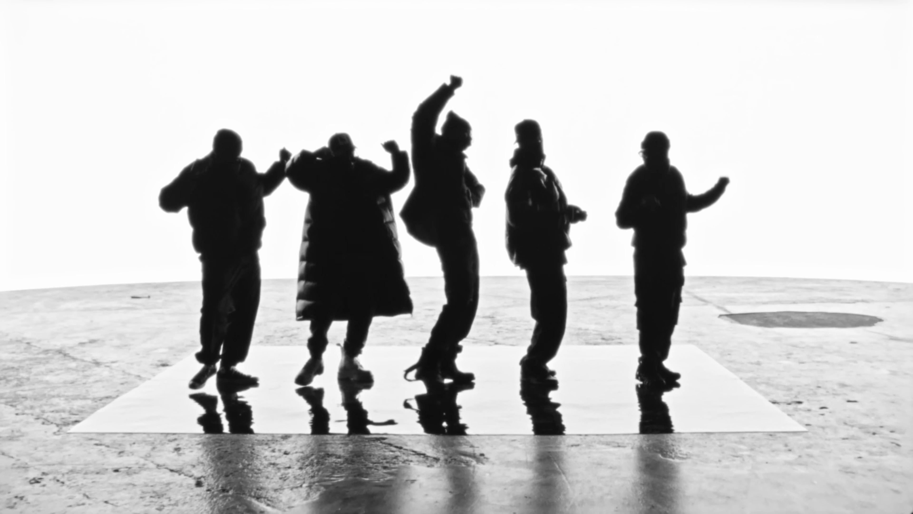 Non Non (2022) —  shot,  lighting