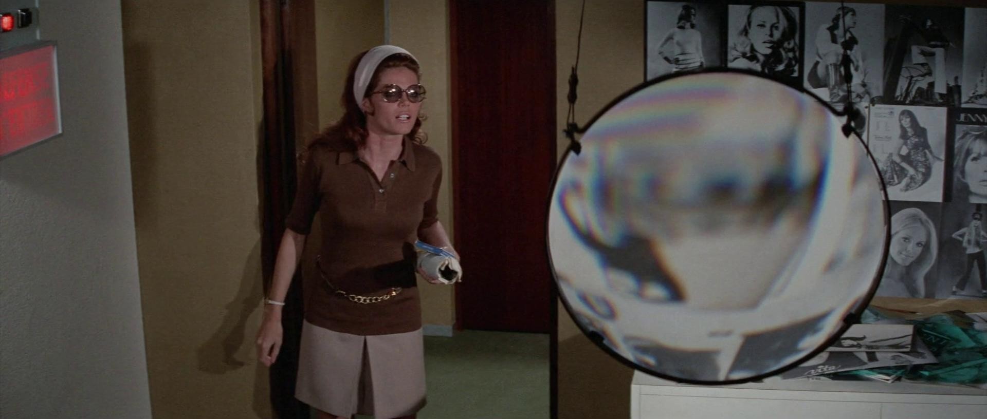 The Lady in the Car with Glasses and a Gun (1970) —  shot,  lighting