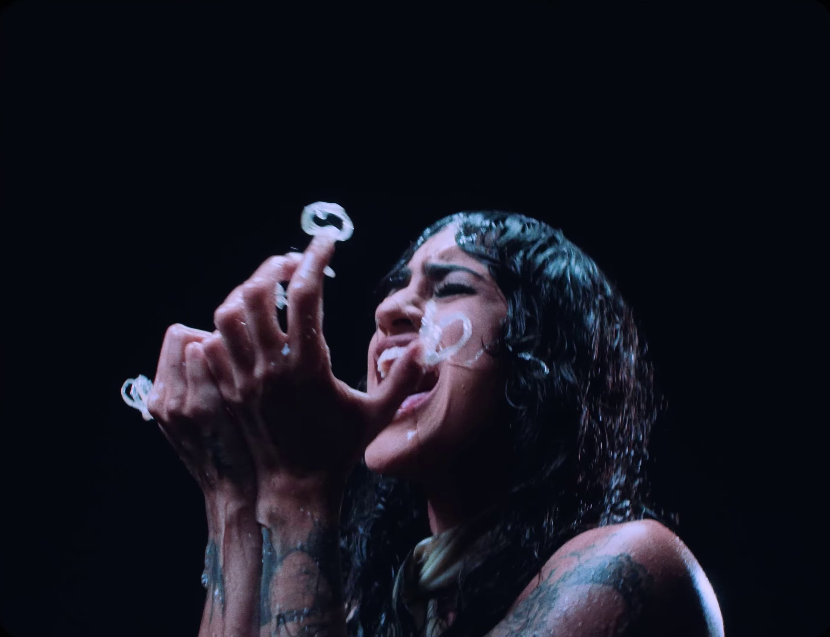 Minha Religião  (2023) —  shot,  lighting