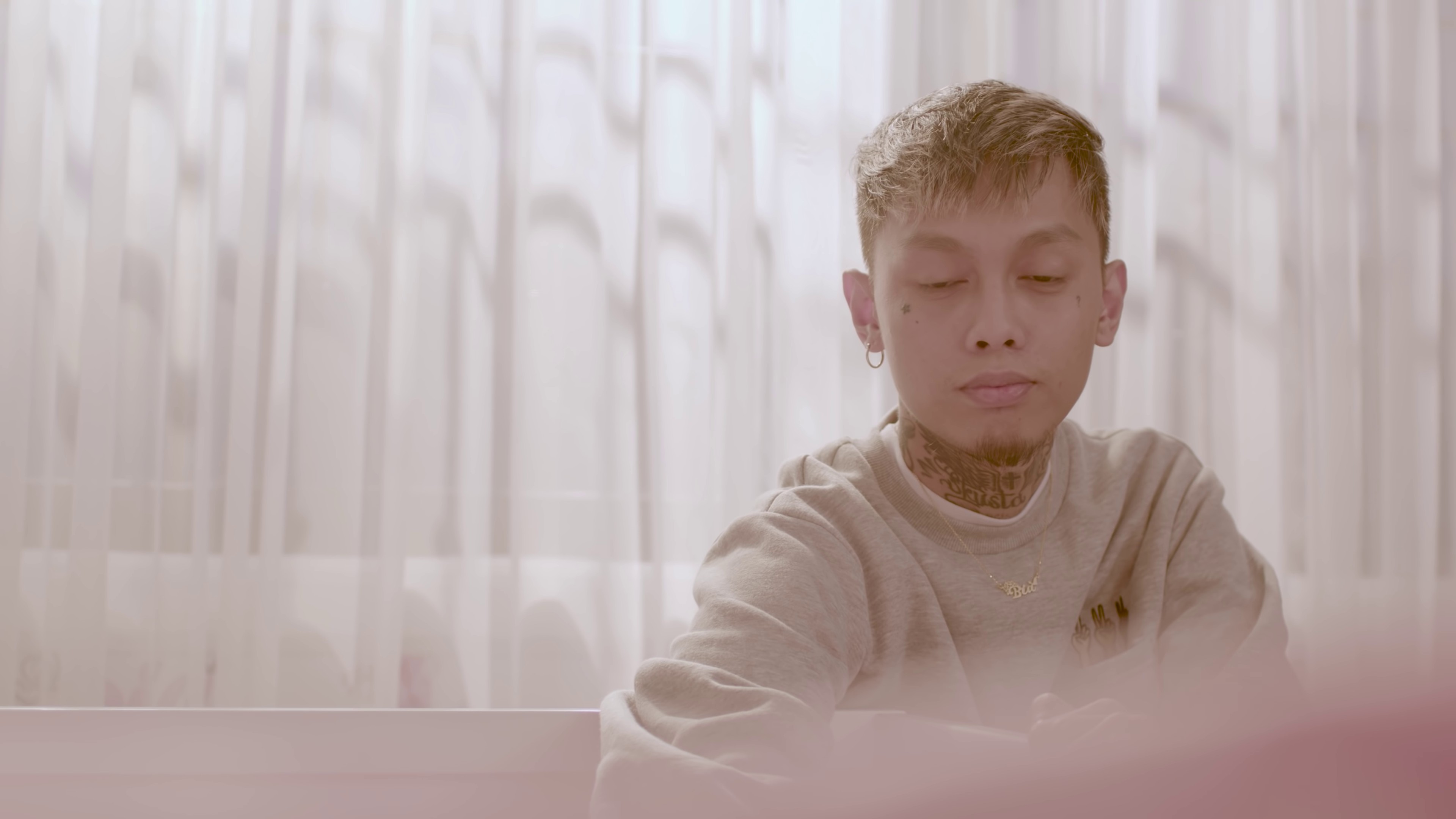 Lagi (2021) —  shot,  lighting