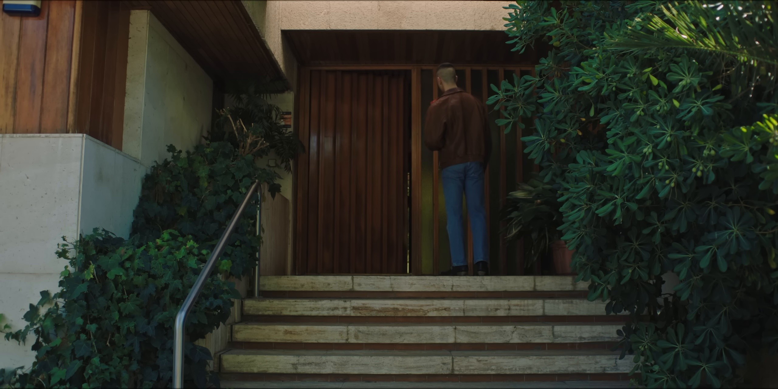 Tarantino (2024) —  shot,  lighting