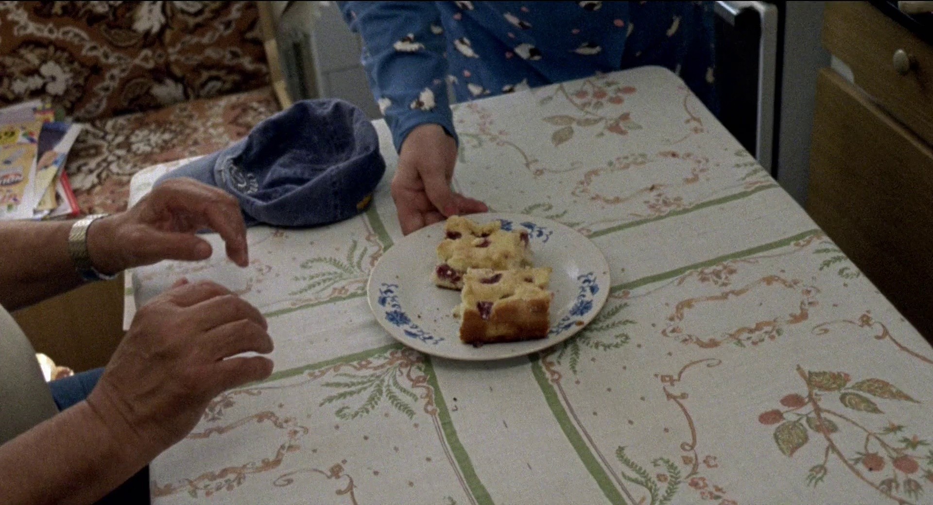 Everybody in Our Family (2013) —  shot,  lighting