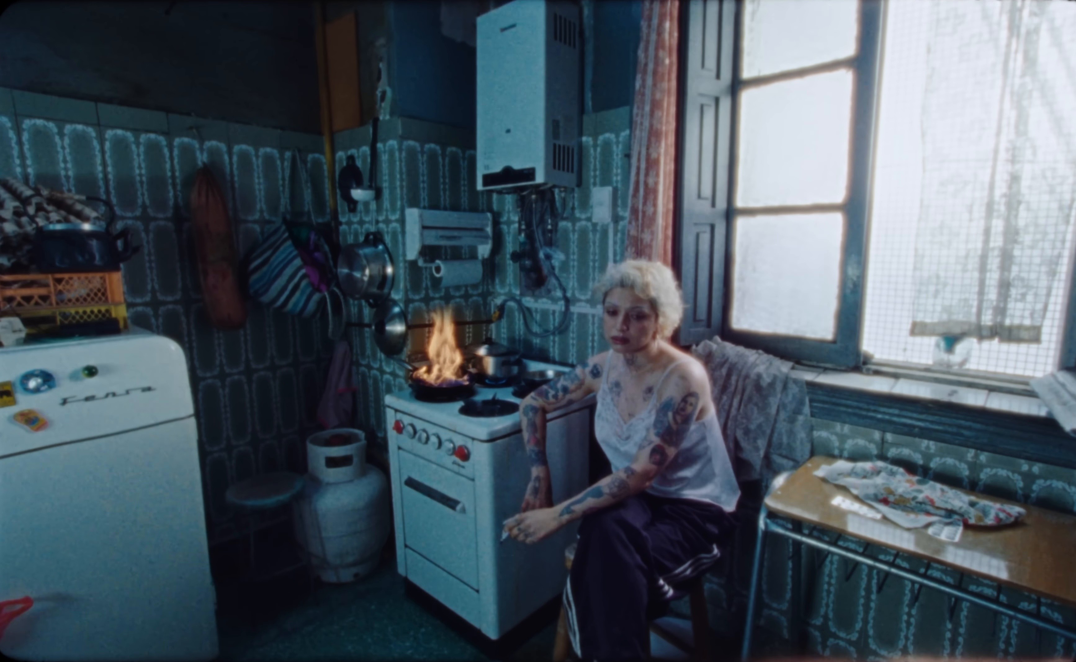 Otra Noche de Llorar (2025) —  shot,  lighting