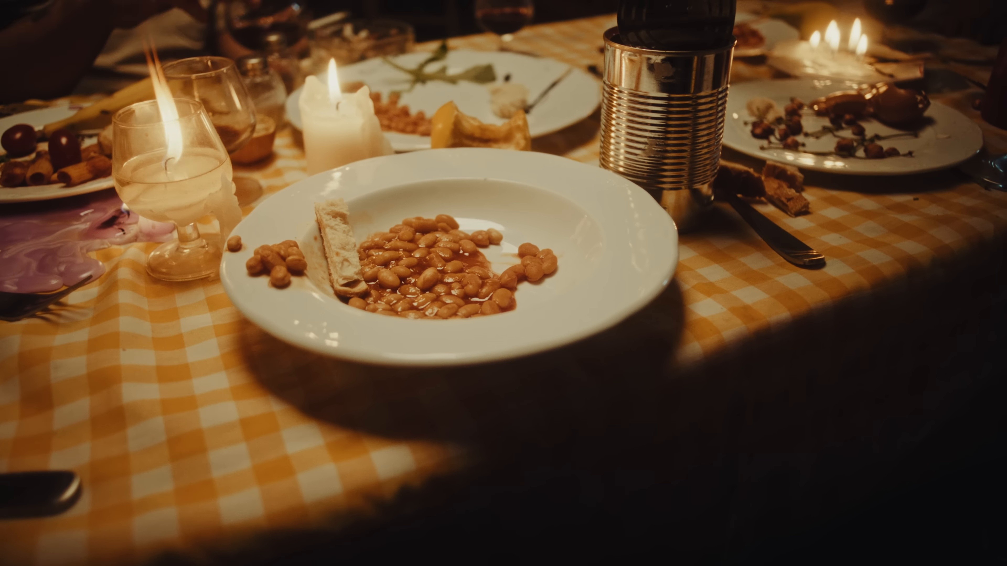 Nullatenente (2025) —  shot,  lighting