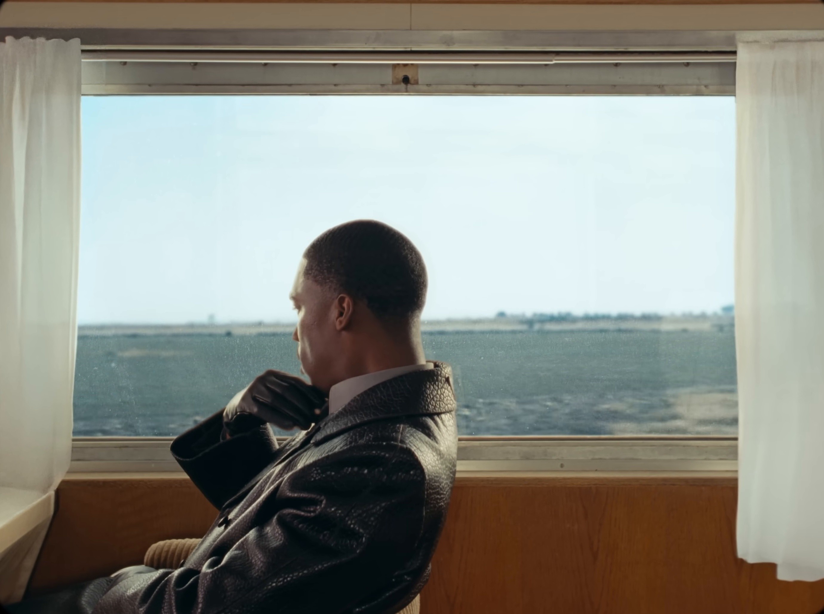 I CAN TELL  (2025) —  shot,  lighting