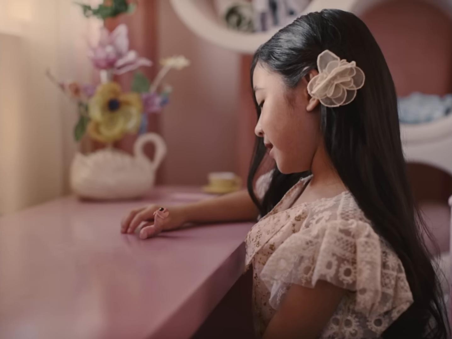 LEECHES (2025) —  shot,  lighting