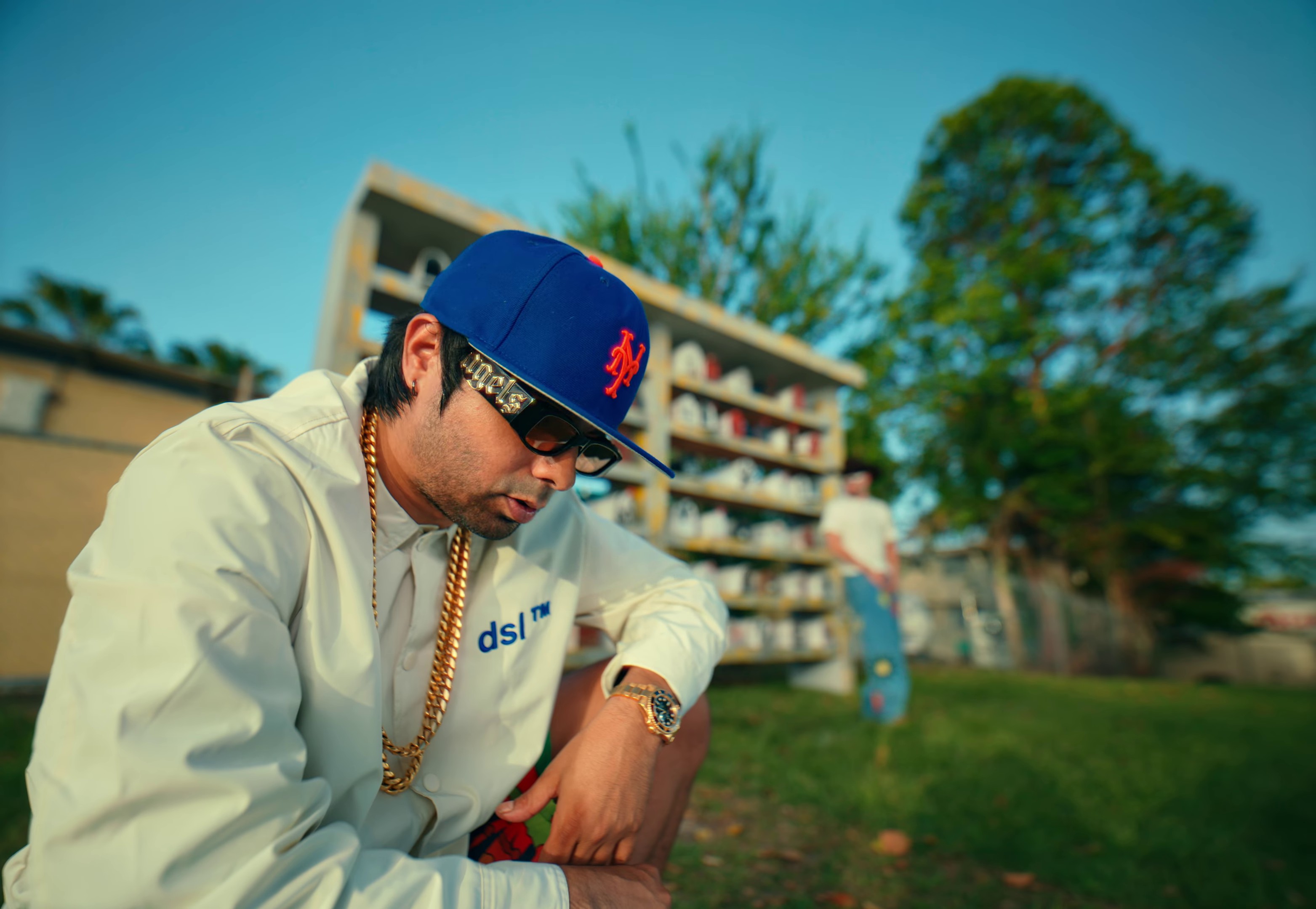 Me Porto Bonito (2022) —  shot,  lighting