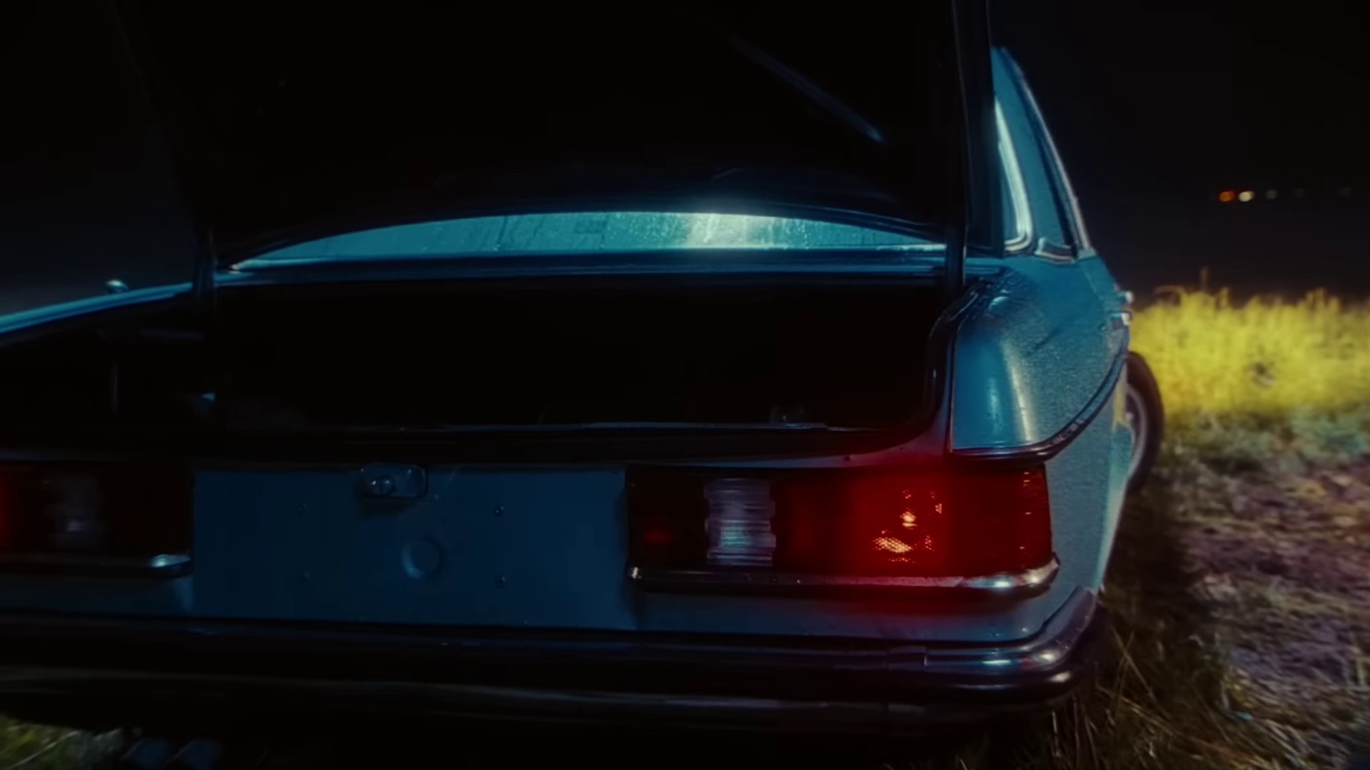 Say something  (2023) —  shot,  lighting