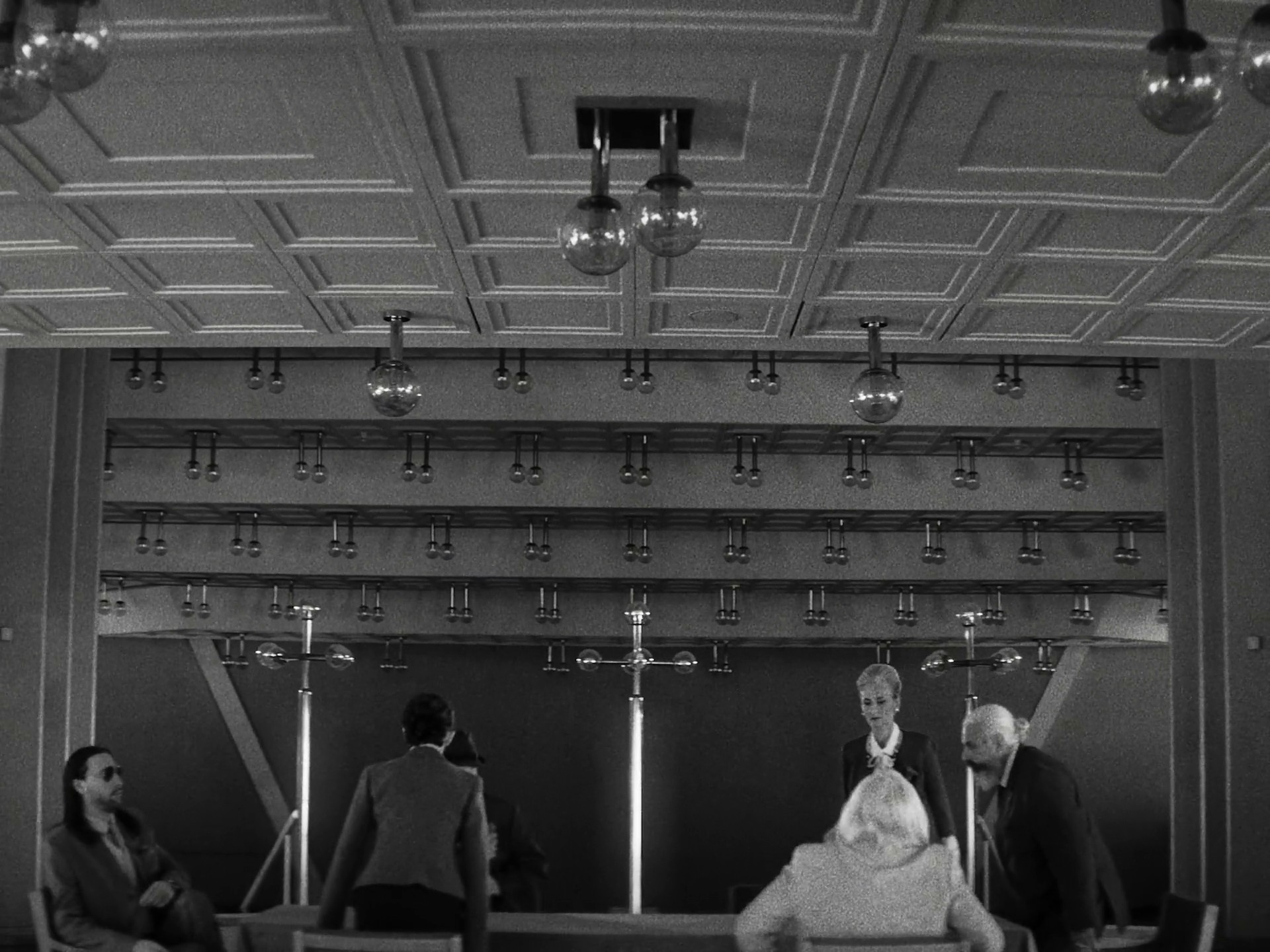 387  (1970) —  shot,  lighting