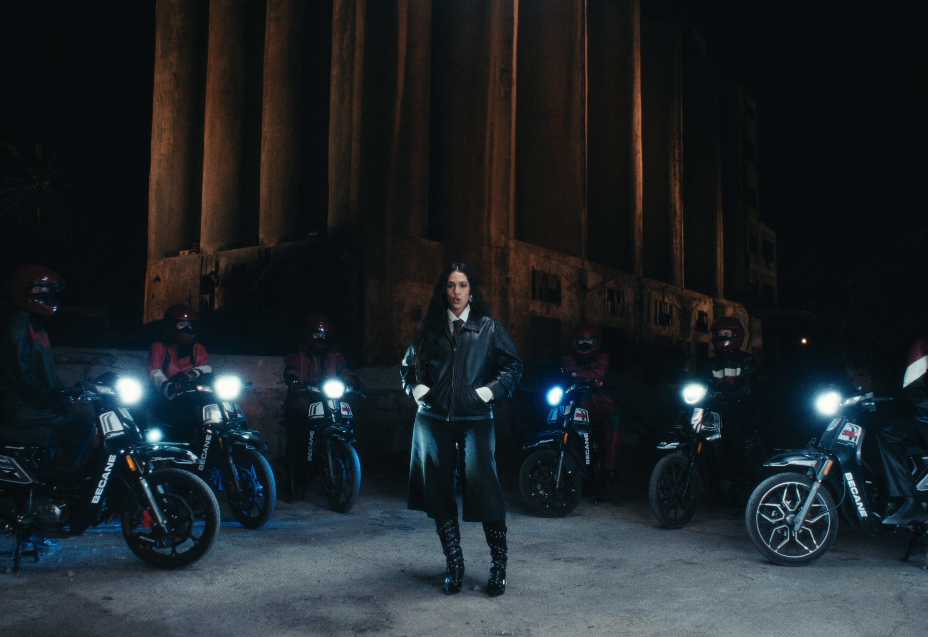 CARTA ROUGE (2025) —  shot,  lighting