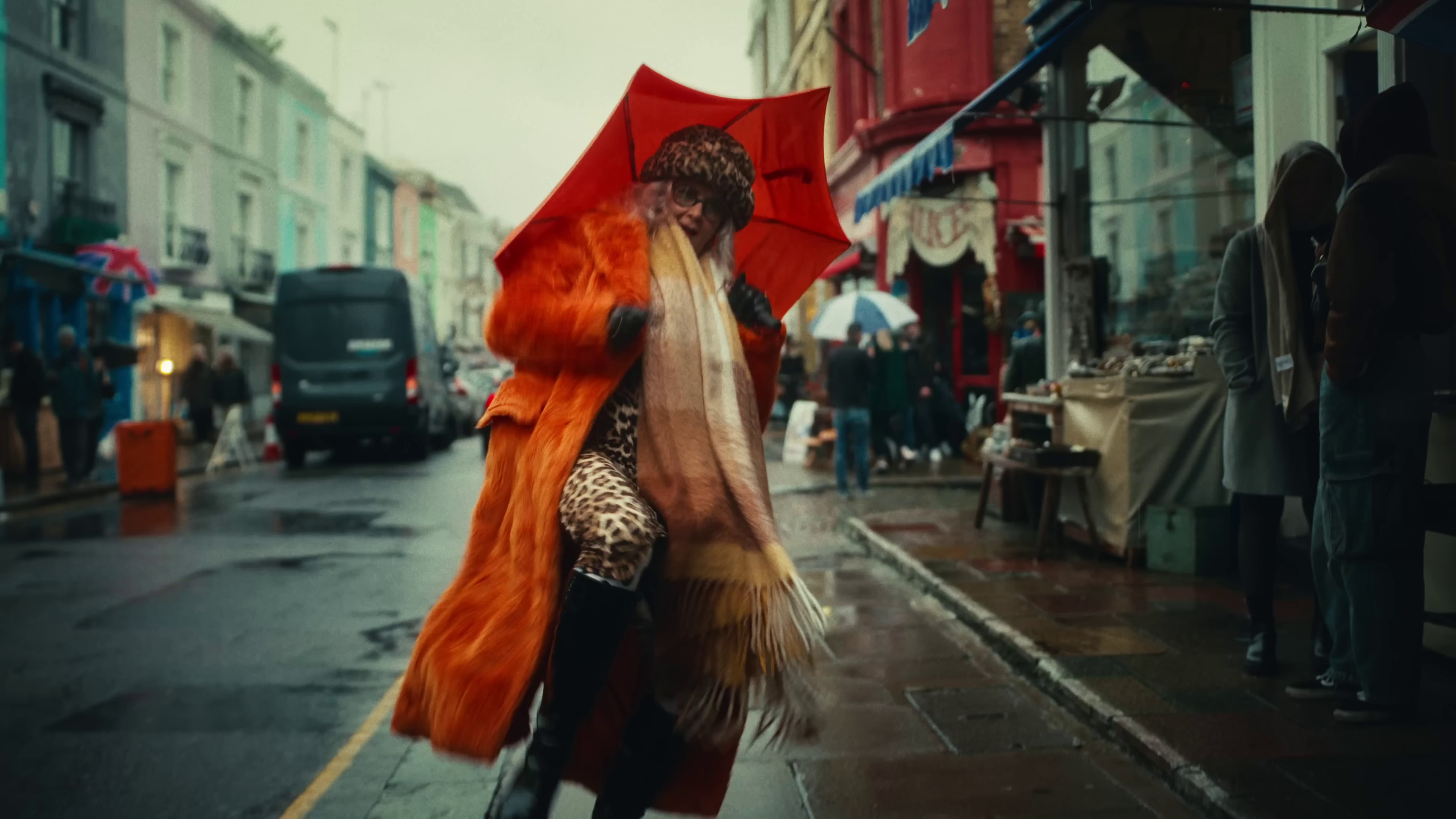 Beautiful People (Stay High) (2024) —  shot,  lighting