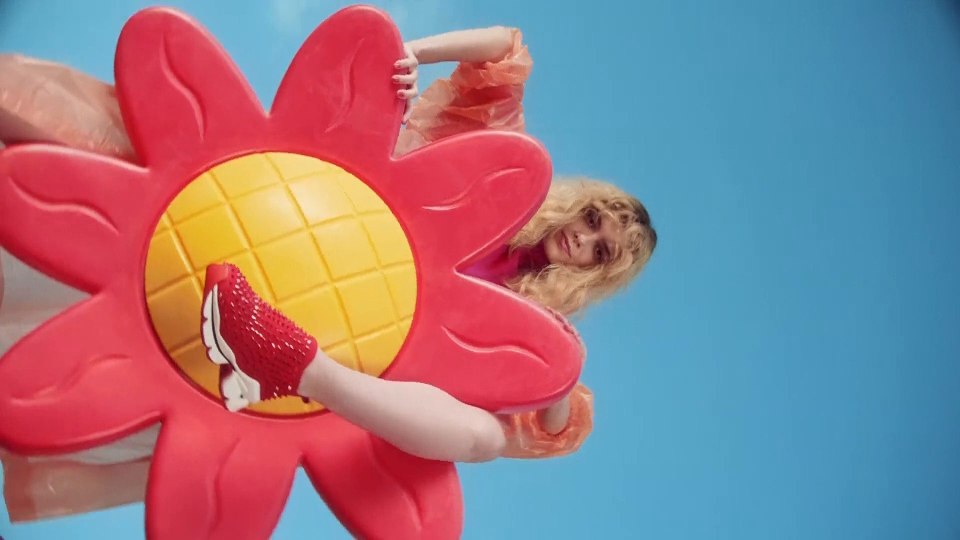 Run Loubi Run (2019) —  shot,  lighting