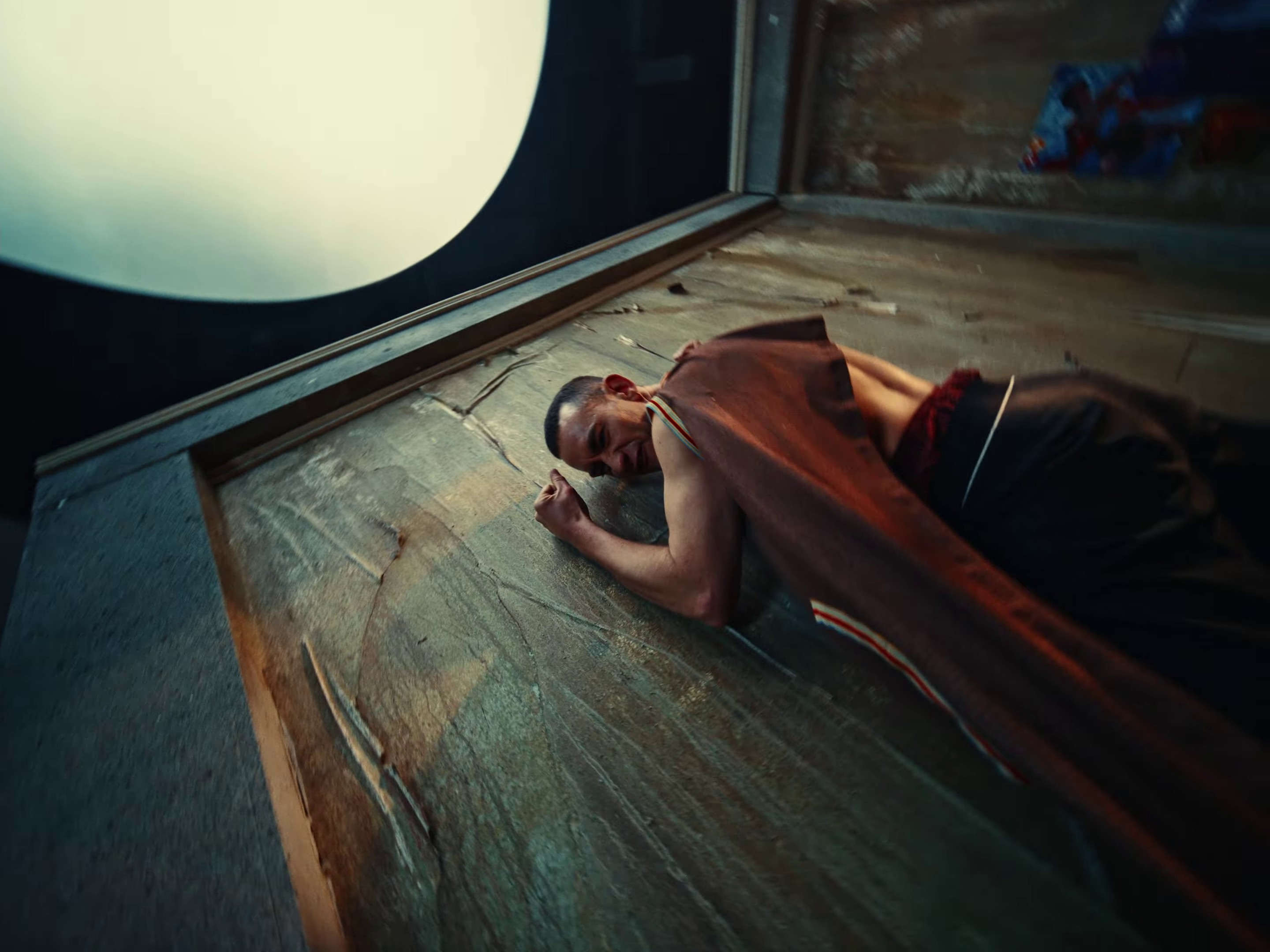 Dizzy (2024) —  shot,  lighting