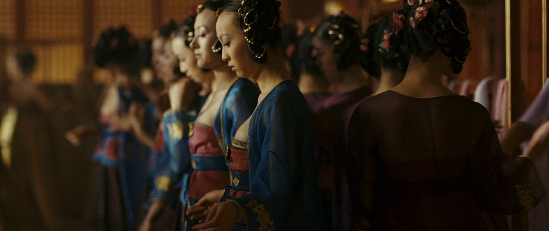 Curse of the Golden Flower (2006) —  shot,  lighting