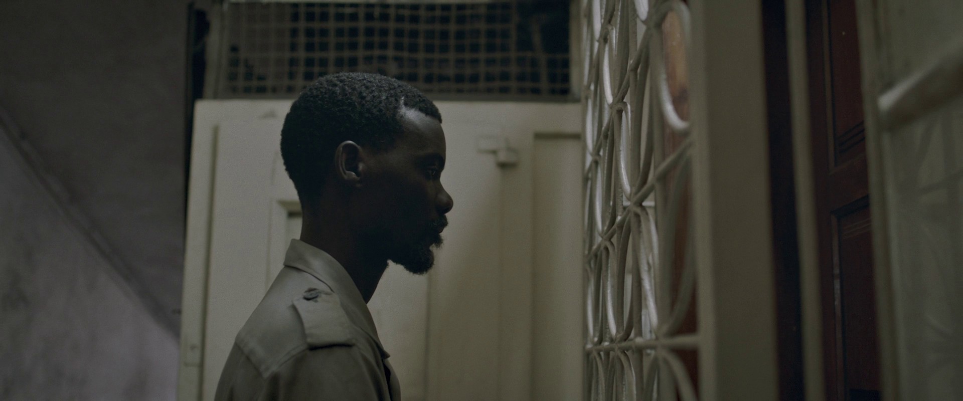 Air Conditioner (2021) —  shot,  lighting