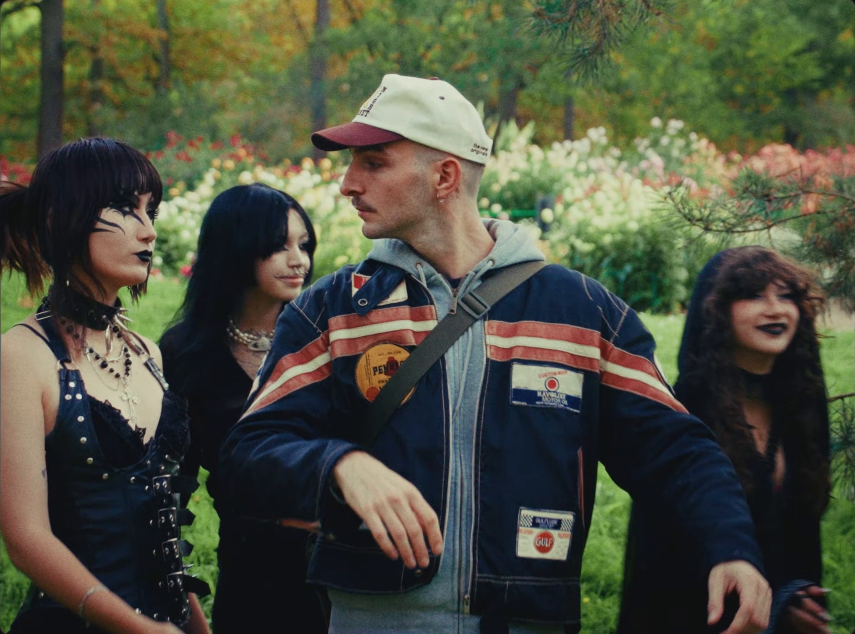 mec toxique (2025) —  shot,  lighting