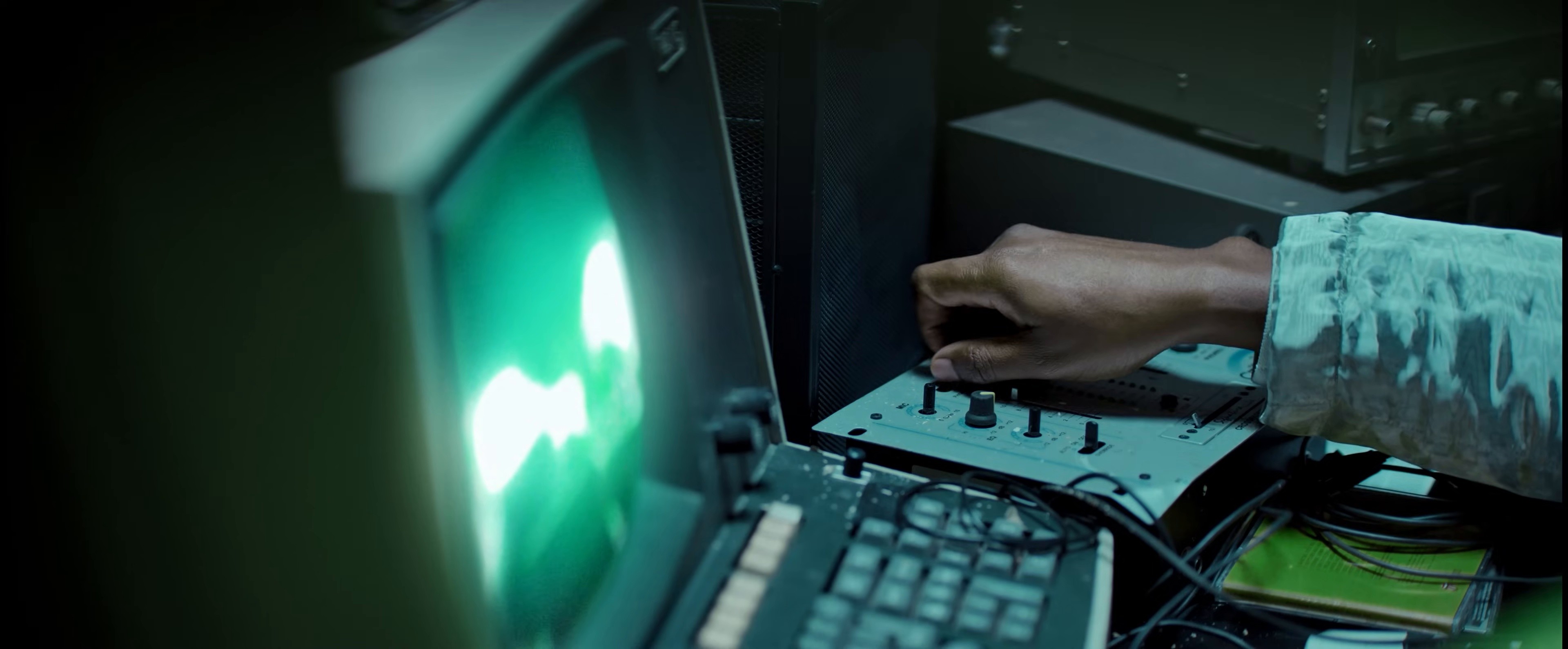 Co-sign (2024) —  shot,  lighting