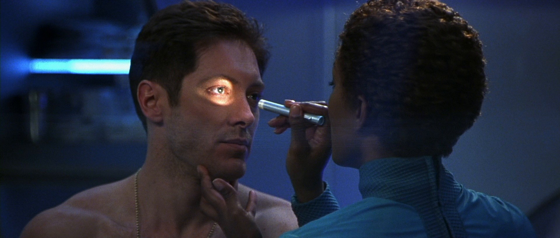 Supernova (2000) —  shot,  lighting