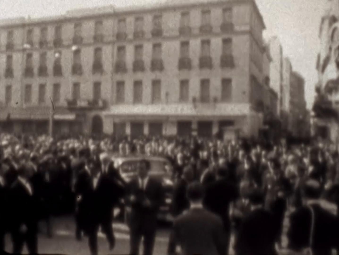 Démocratie ou La cité des songes (1990) —  shot,  lighting
